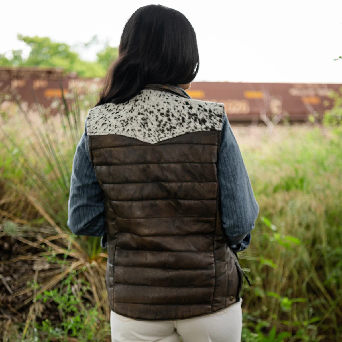 Adalyn Brown Hair On Women's Vest - Image 2
