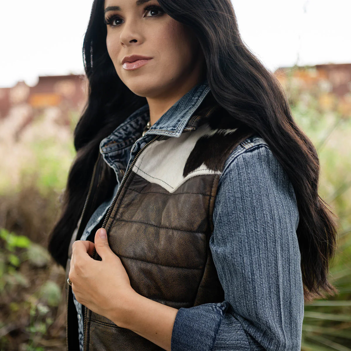 Adalyn Brown Hair On Women's Vest - Image 3