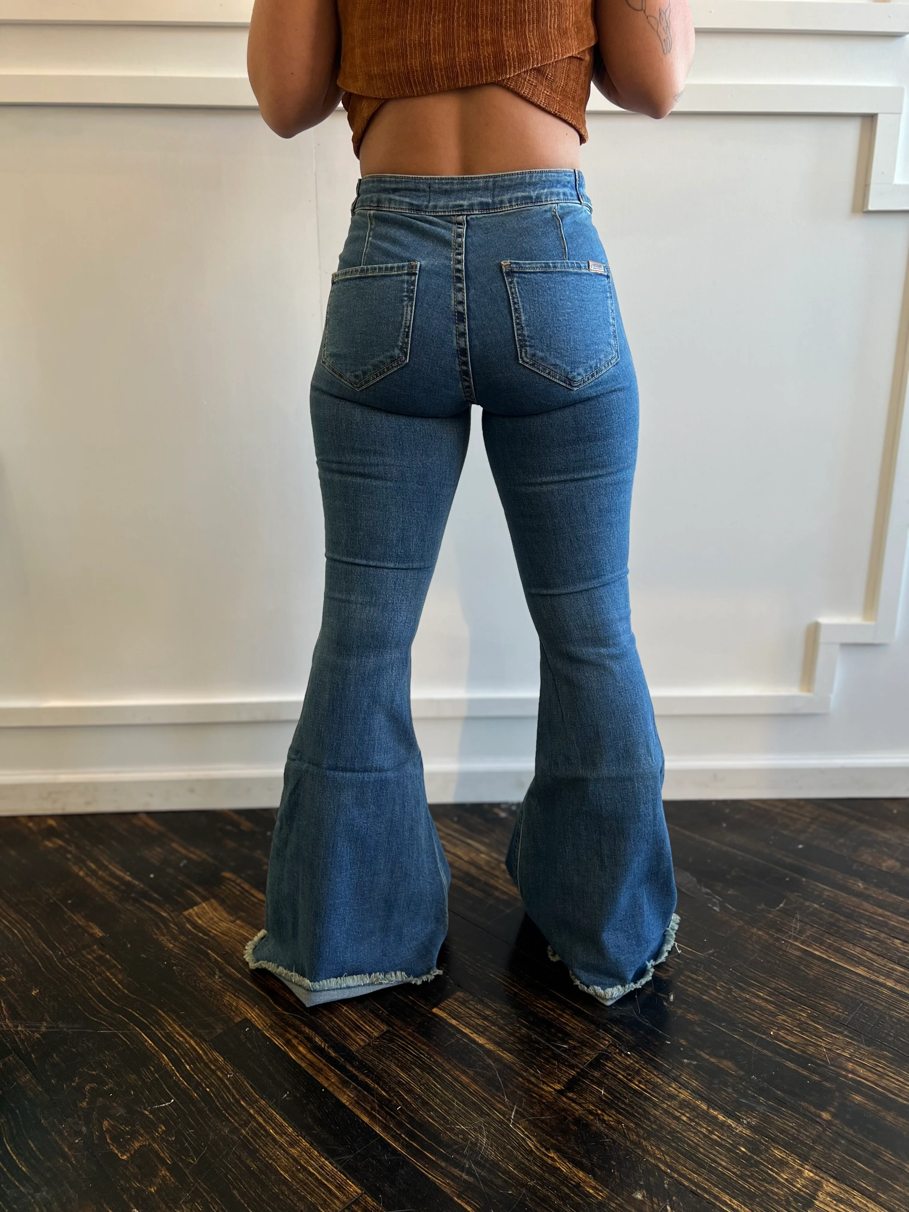 Final Sale ✨ Alexandra Bell Jeans - Image 3