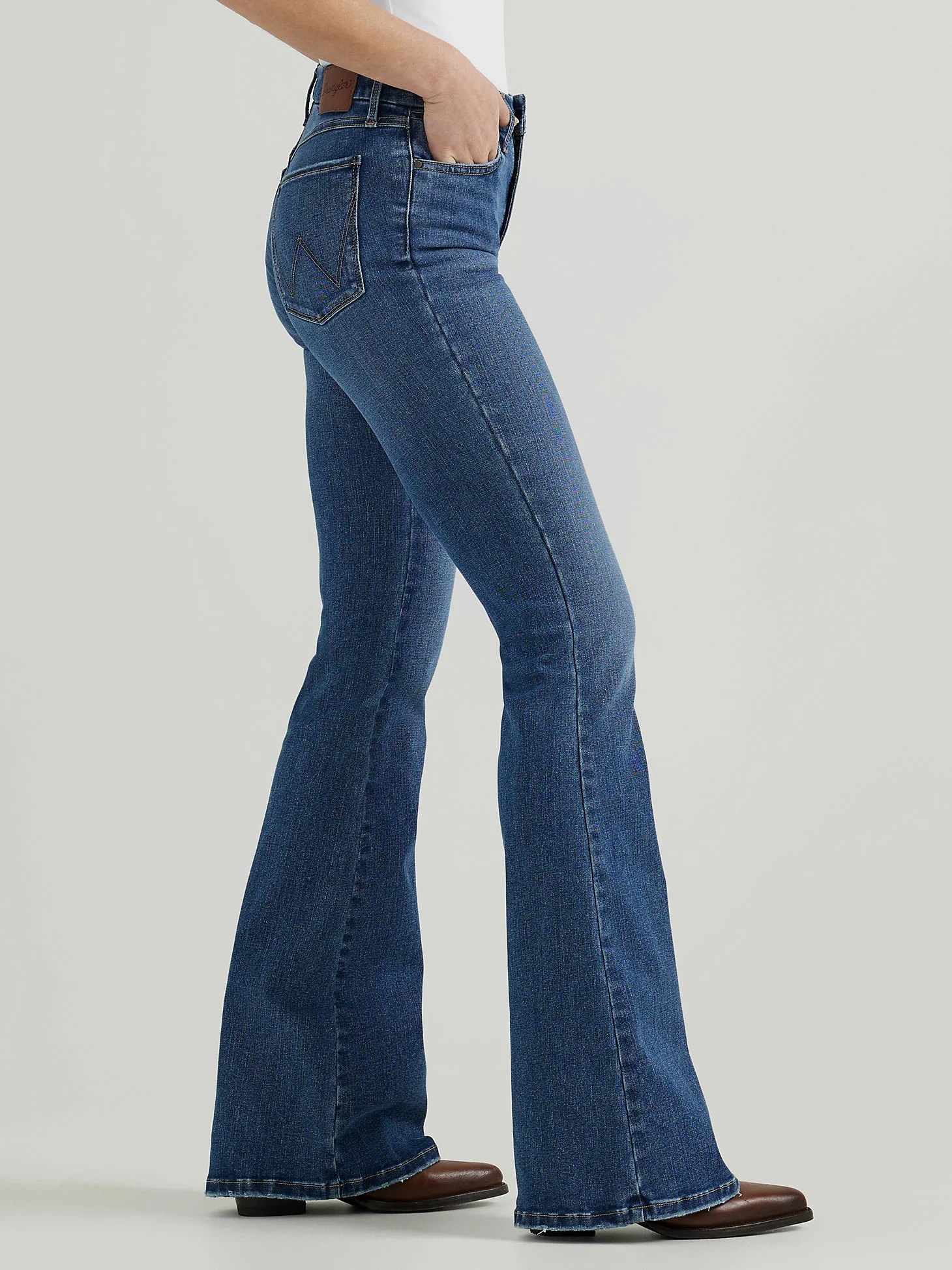 Wrangler Bespoke Women's Extra Stretch Flare - Image 4