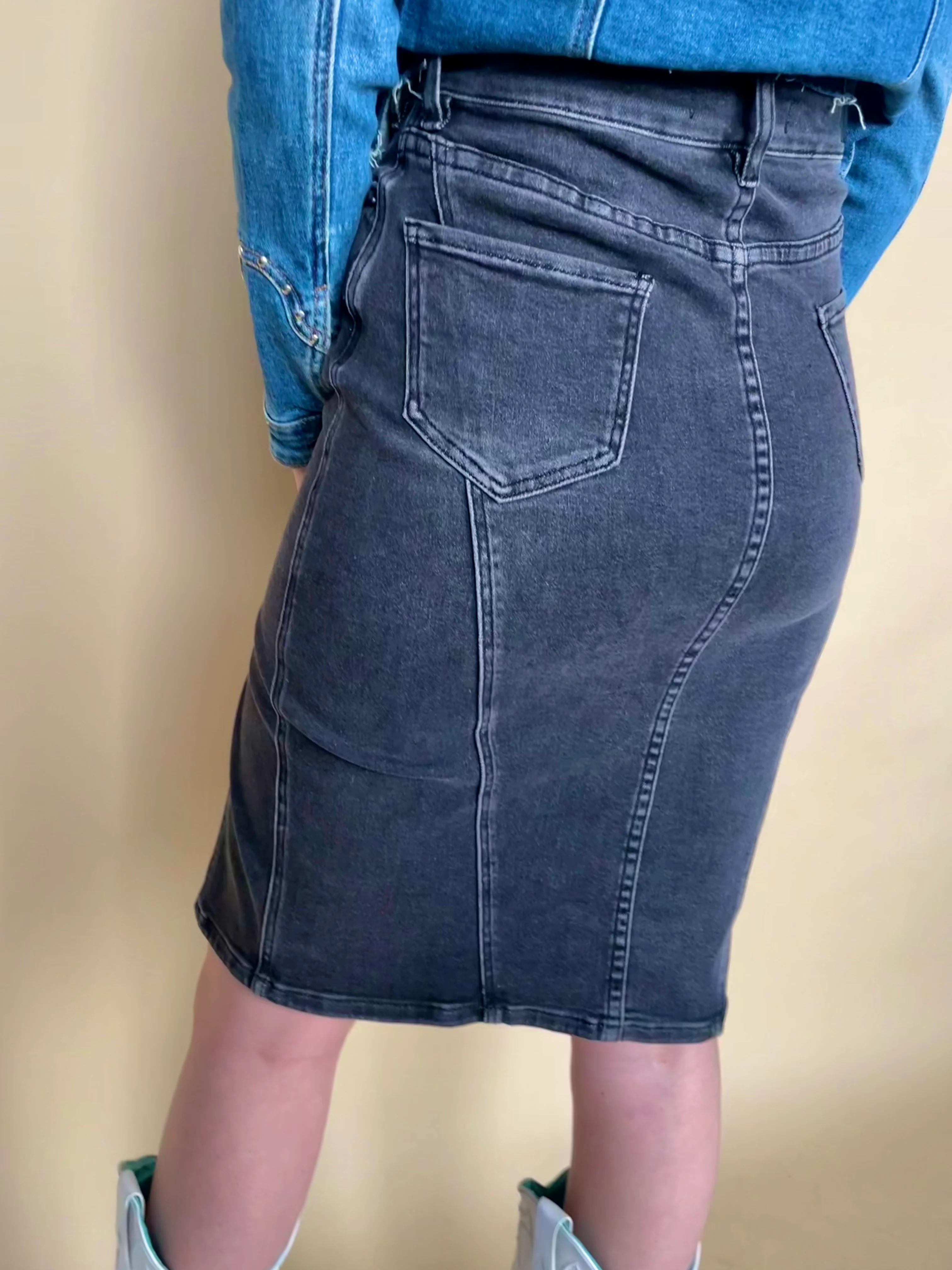 Final Sale ✨ Black Denim Long Skirt - Image 3