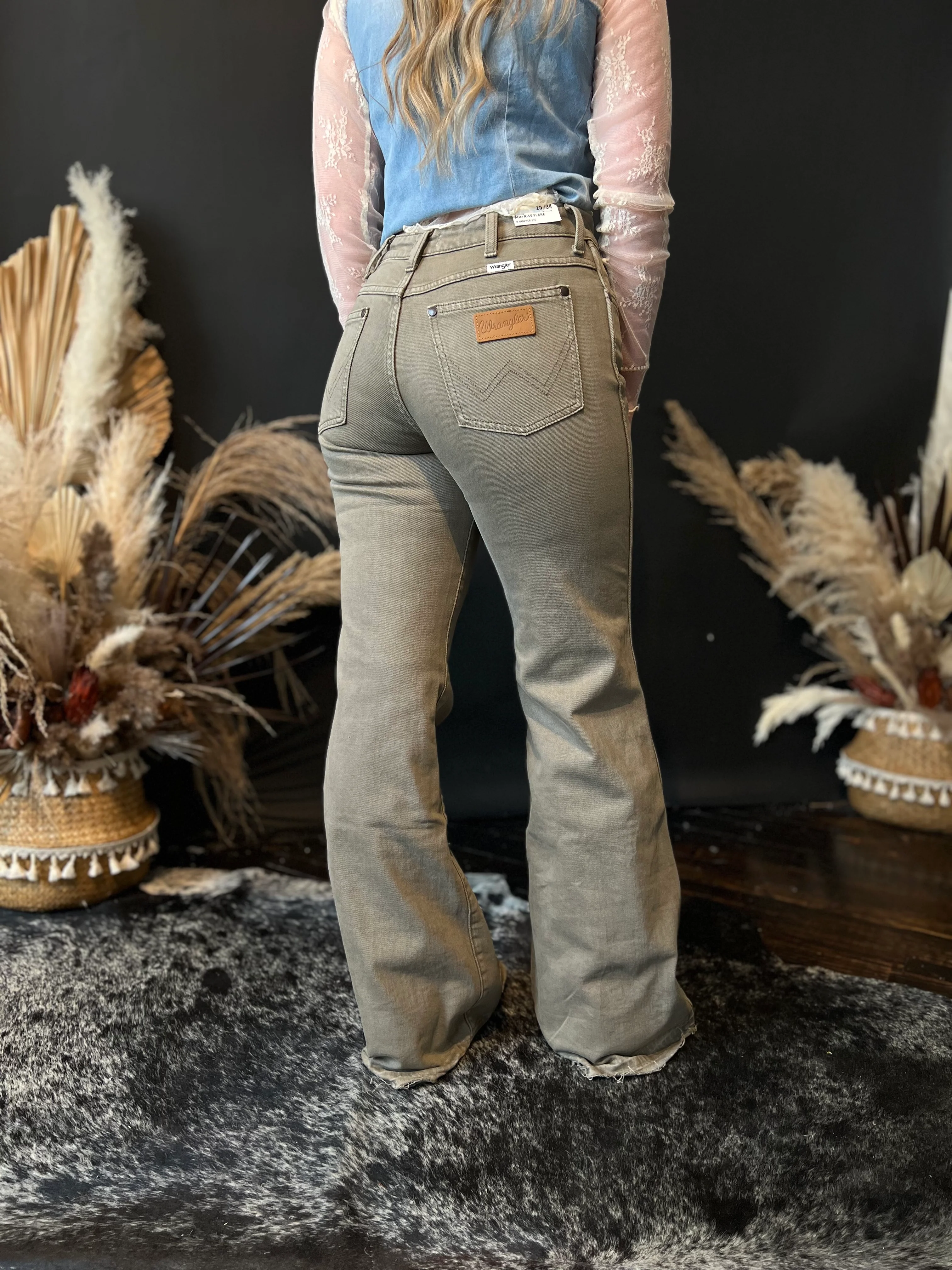 Sale ✨ Wrangler Carly Olive Fray Hem Flare Women's Jeans - Image 2