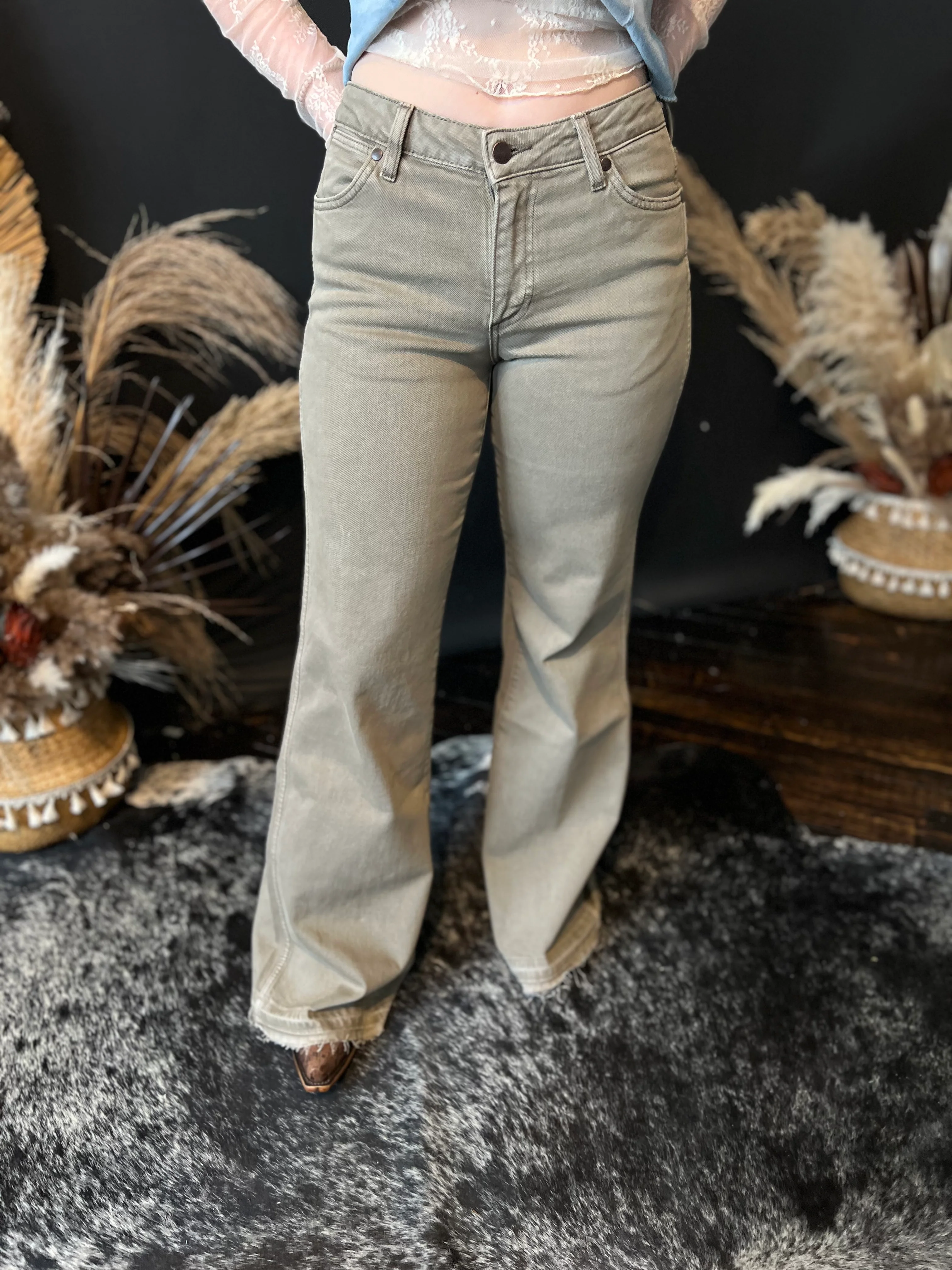 Sale ✨ Wrangler Carly Olive Fray Hem Flare Women's Jeans - Image 4