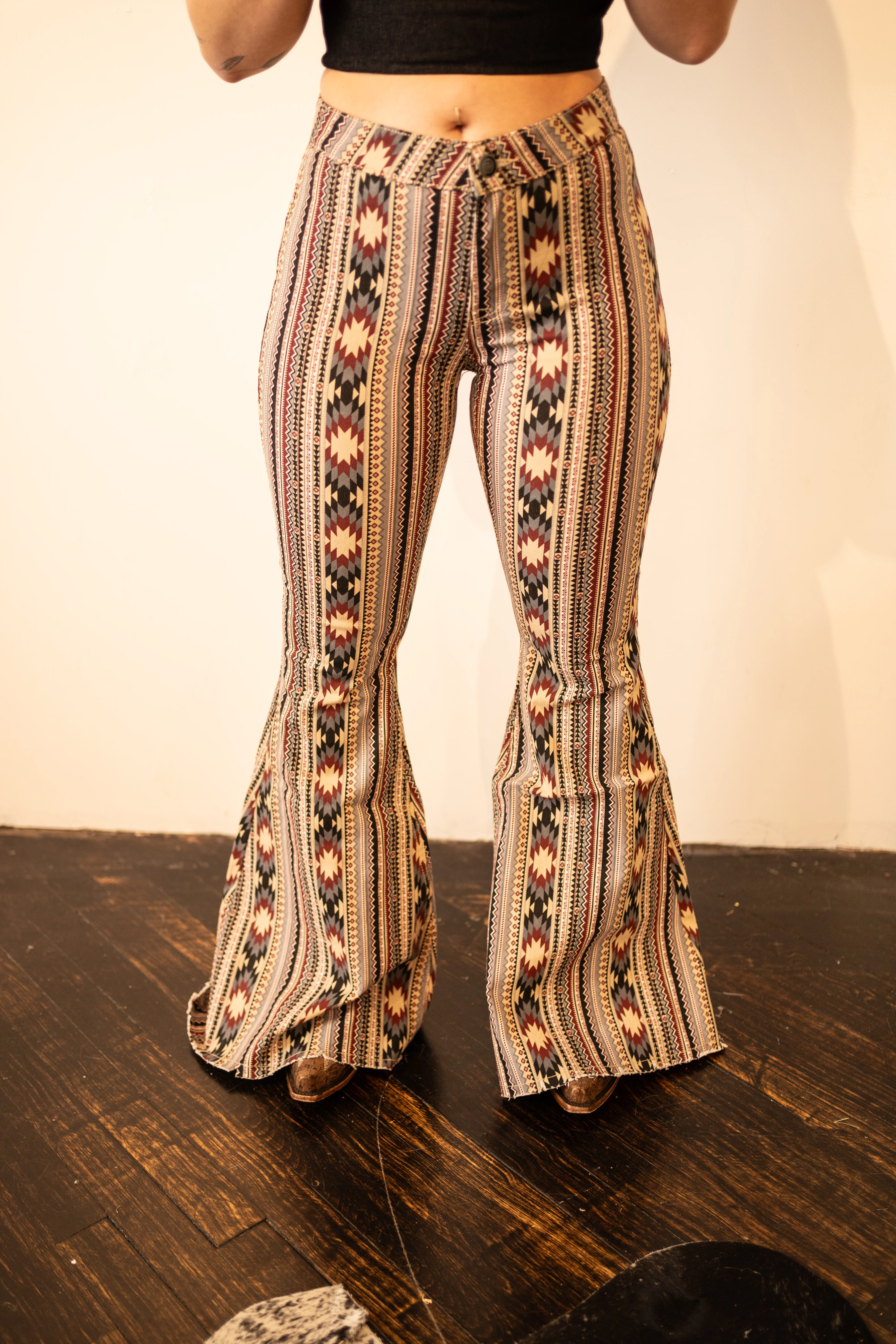 Final Sale ✨Kelli Aztec Bell Jeans - Image 2