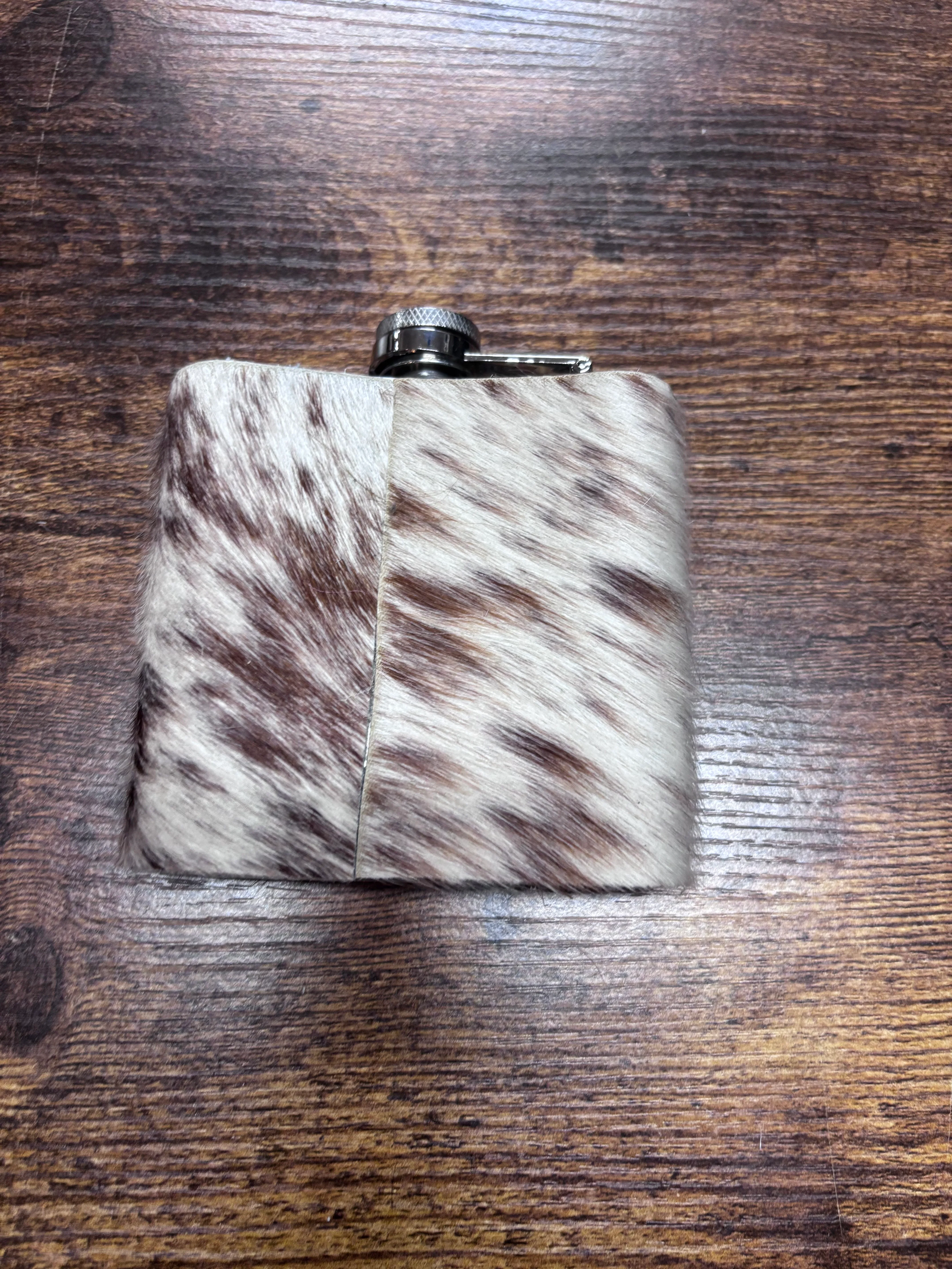 Cowhide Stainless Steel Flask 6oz Spotted - Image 2