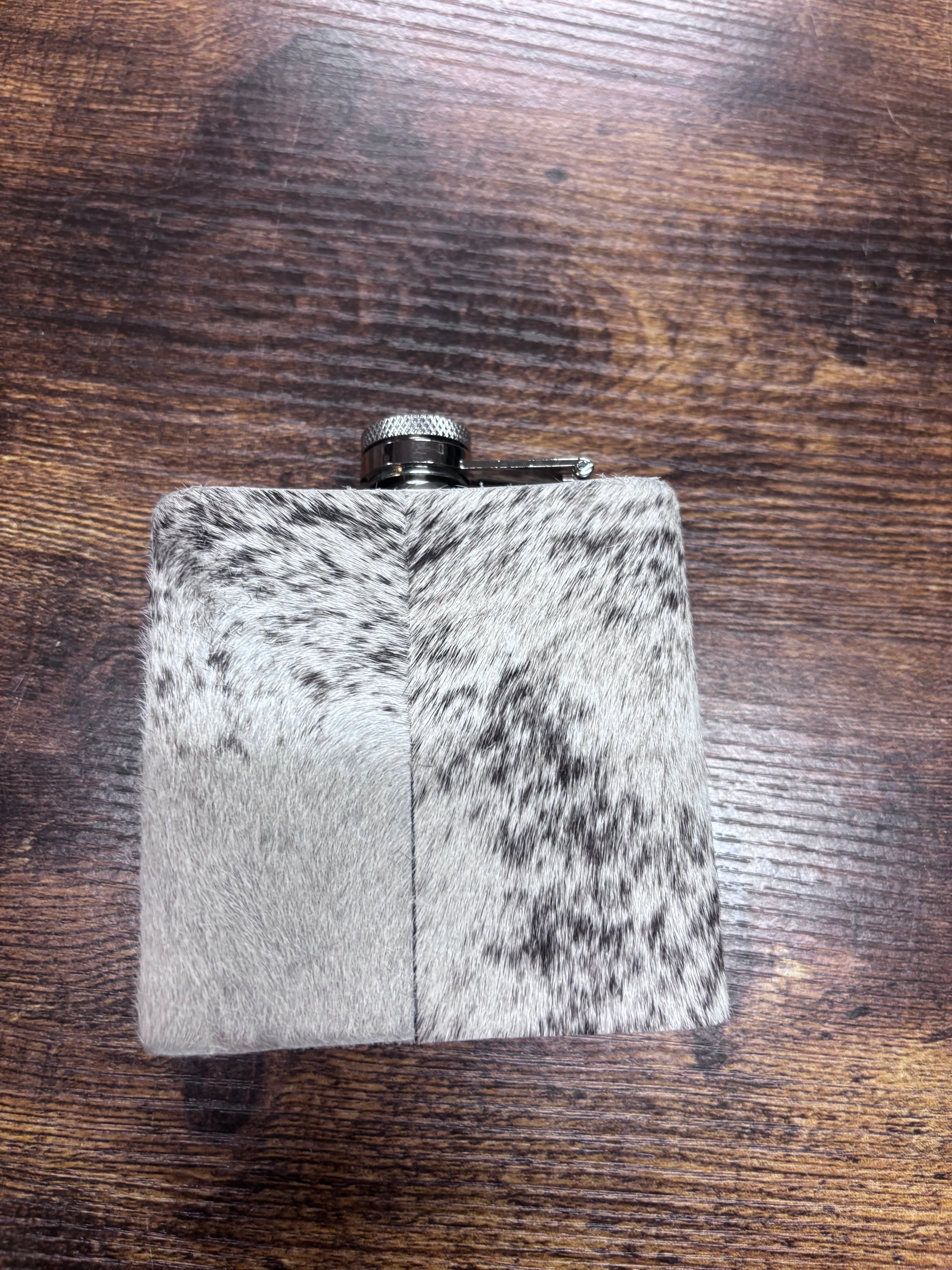 Cowhide Stainless Steel Flask 6oz Swirl White - Image 2