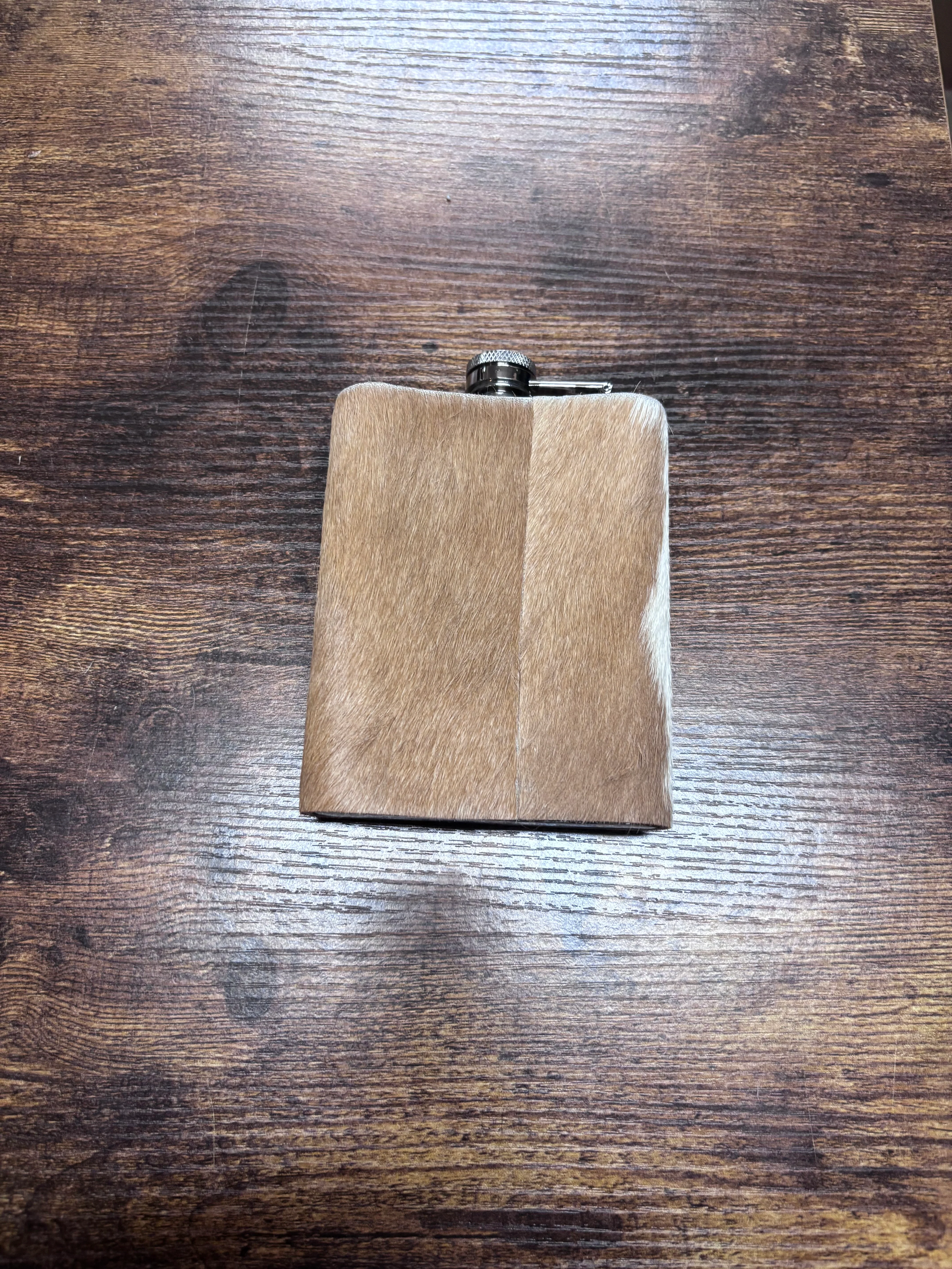Cowhide Stainless Steel Flask 8oz Tan/White - Image 2
