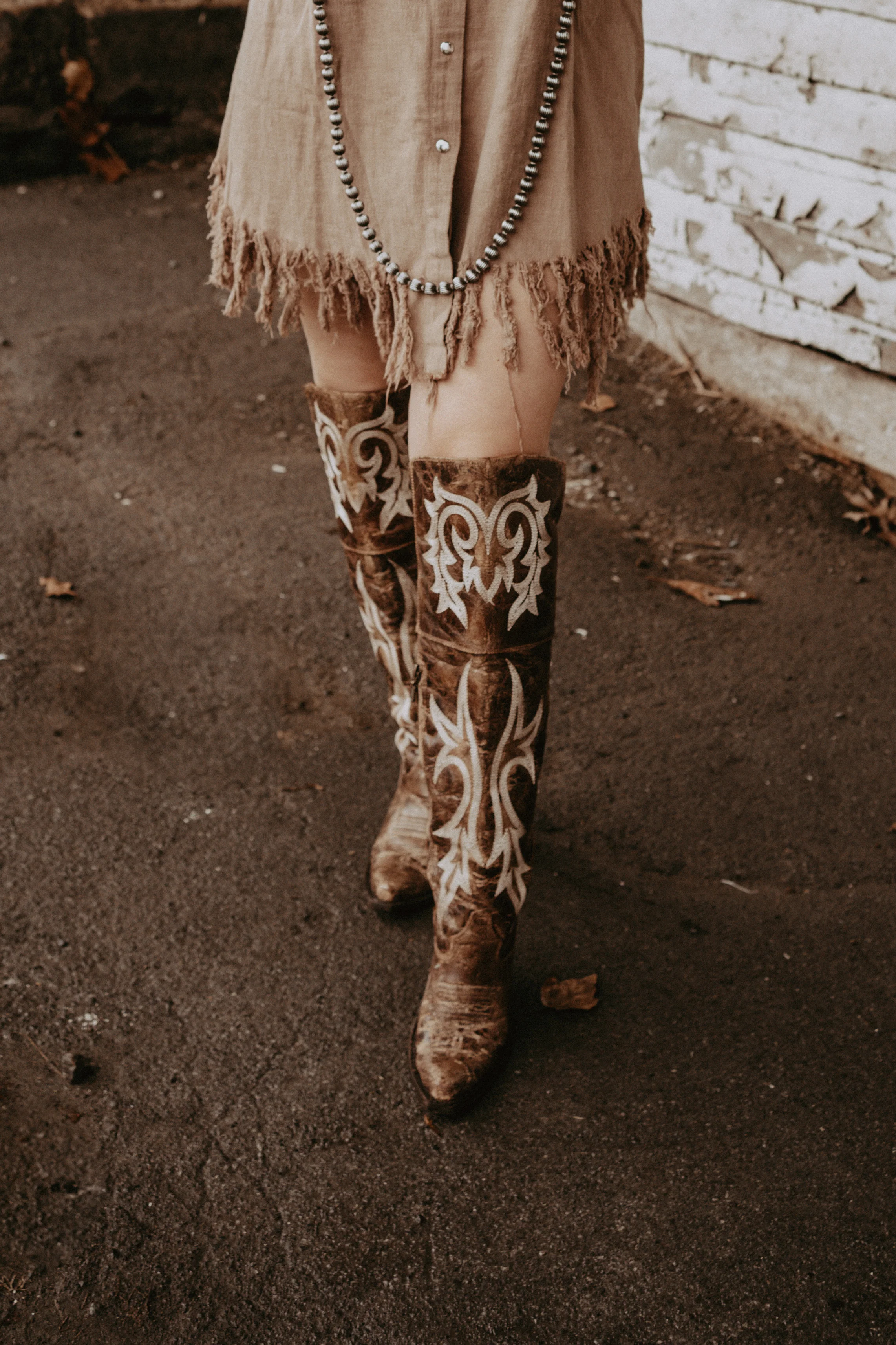 Final Sale ✨ Jolene Jilted Distressed Knee High Boots - Image 3