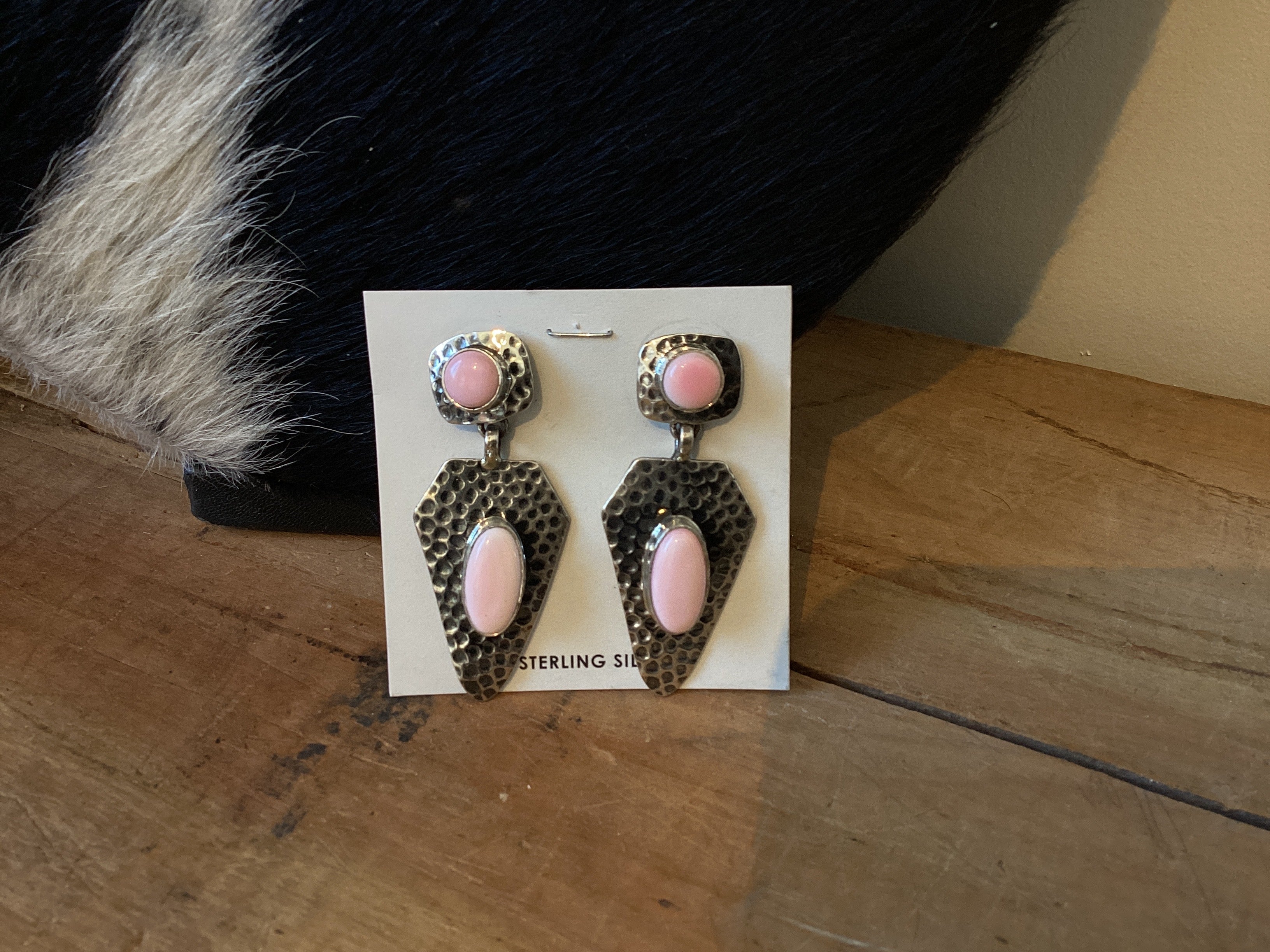 Halsey Pink Conch Earrings Authentic - Image 3