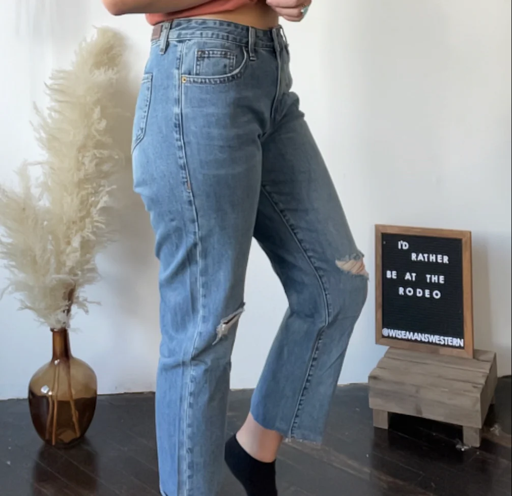 Final Sale ✨ Minnie Cropped Jeans - Image 2