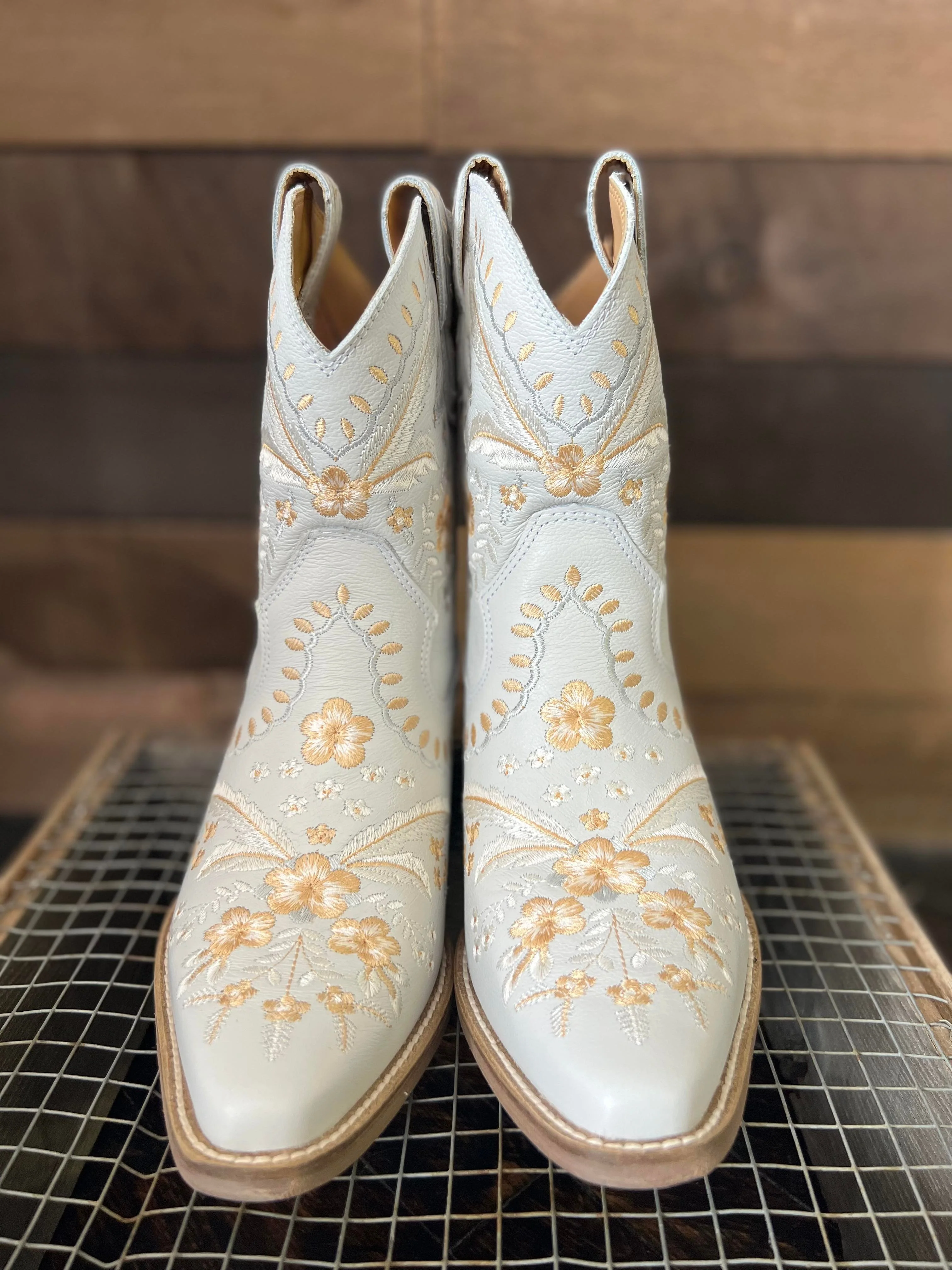 Final Sale ✨Primrose White Leather Women's Bootie - Image 2