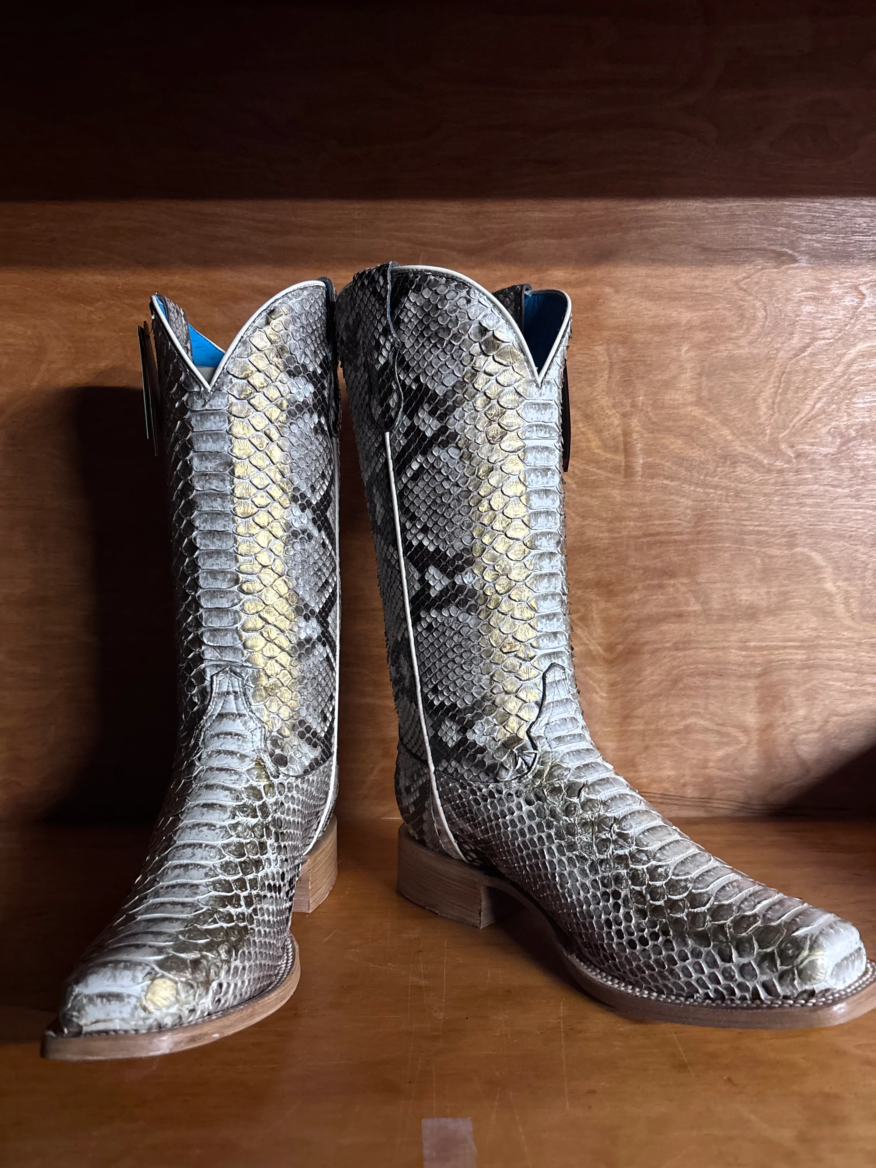Roper White Snow & Gold Women's Boots - Image 2