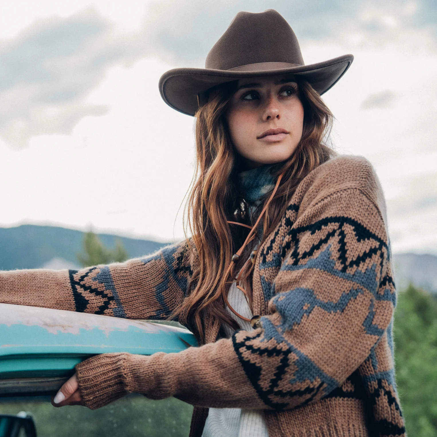 Stetson Steer Head Cropped Cardigan - Image 2