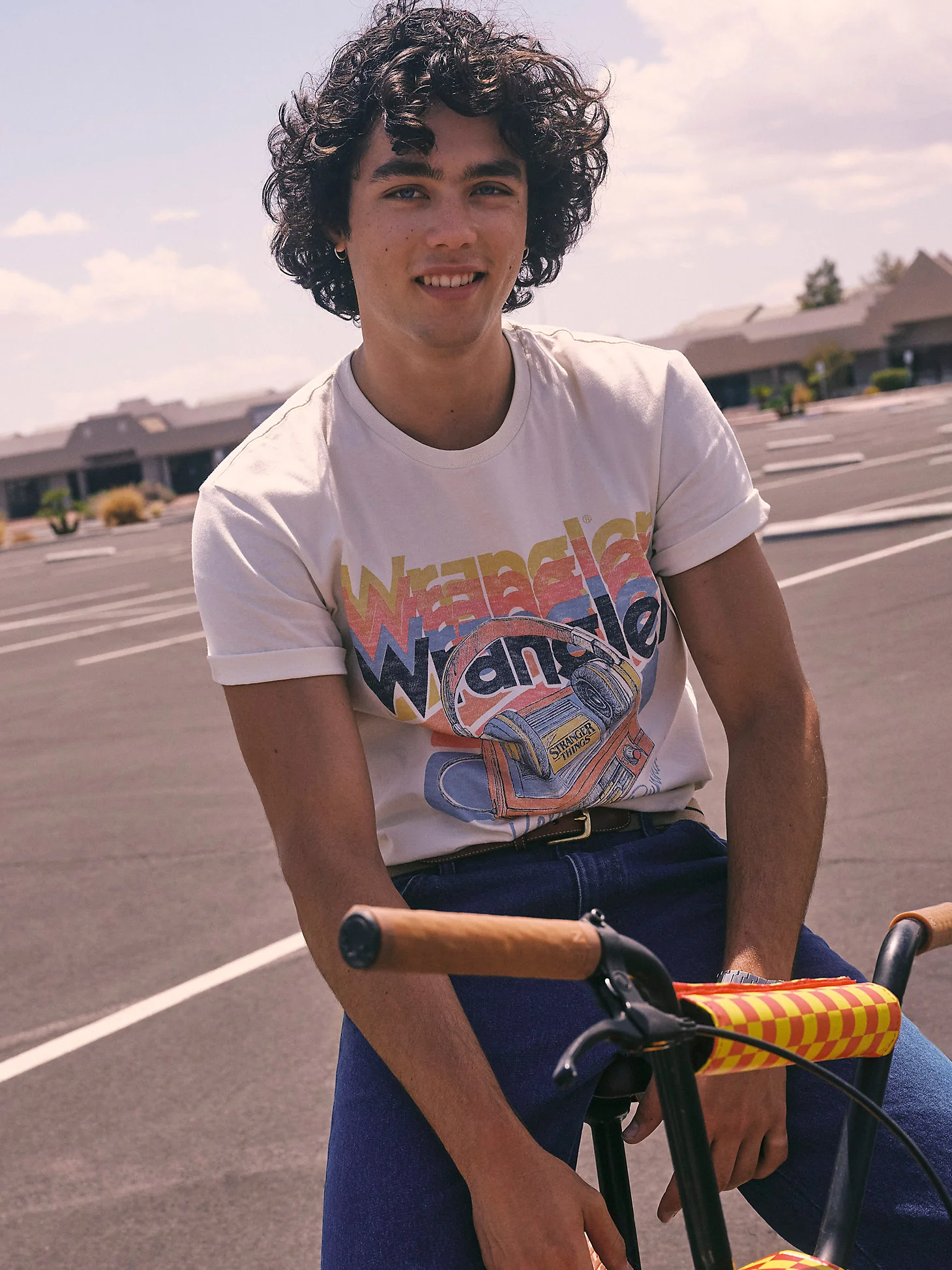 Stranger Things Keep On Runnin T-Shirt - Image 2