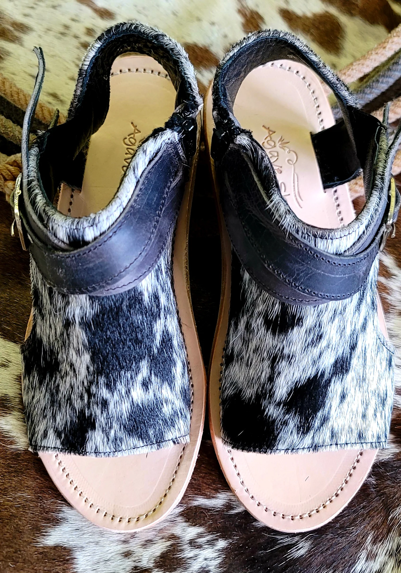 The Amber Salt & Pepper Black Cowhide Sandals - Image 3