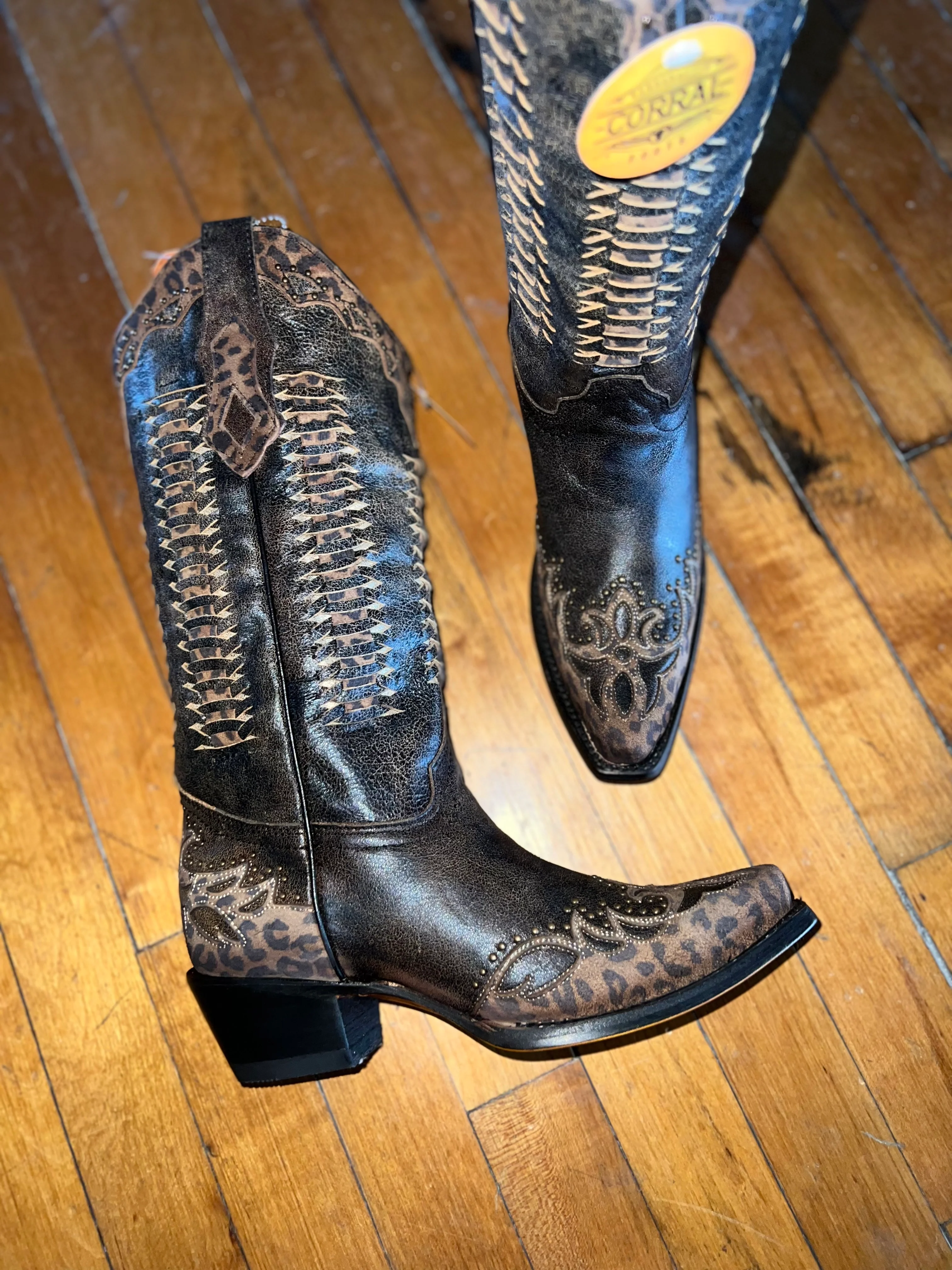 Final Sale ✨ The Katlyn Corral Boots - Image 2