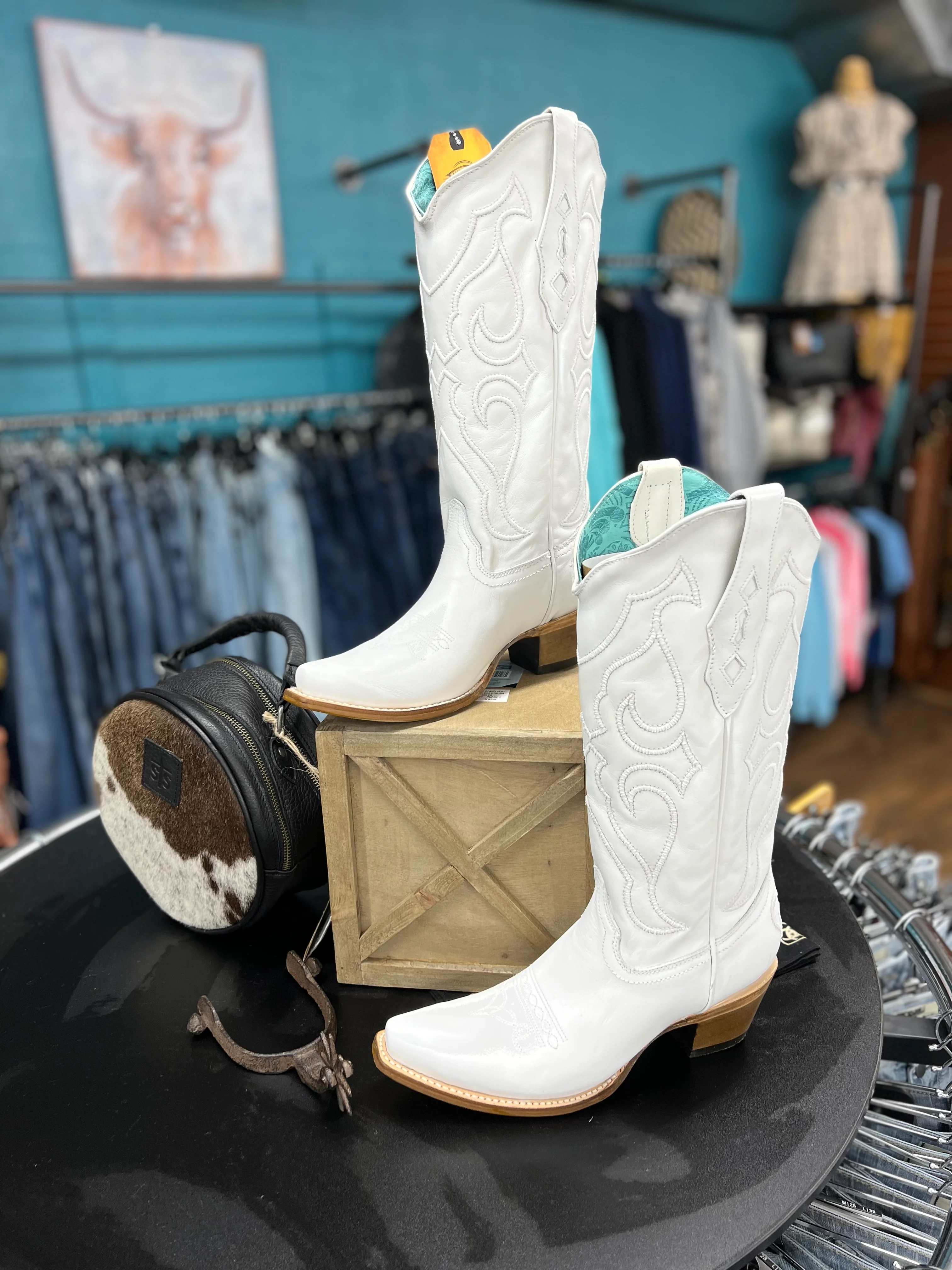 Final Sale ✨ The Pearly White Boots