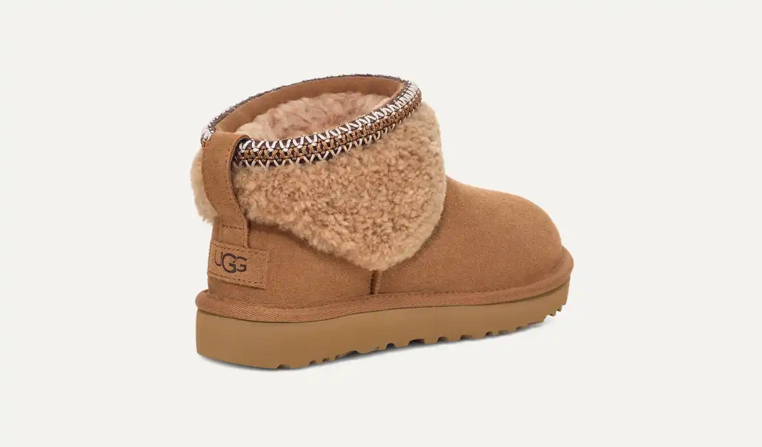 UGG™ Classic Mini Maxi Curly Chestnut - Image 3