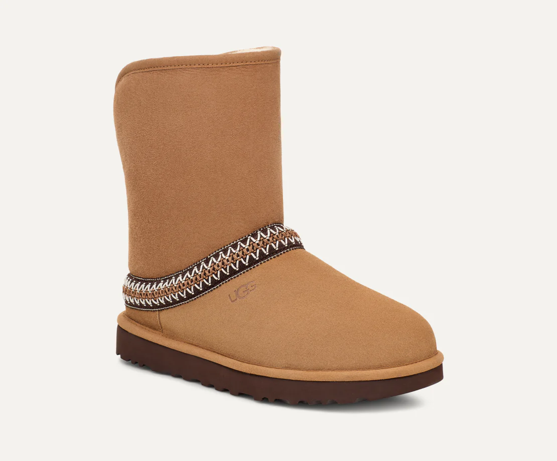 UGG™ Classic Short Crescent Chestnut - Image 2