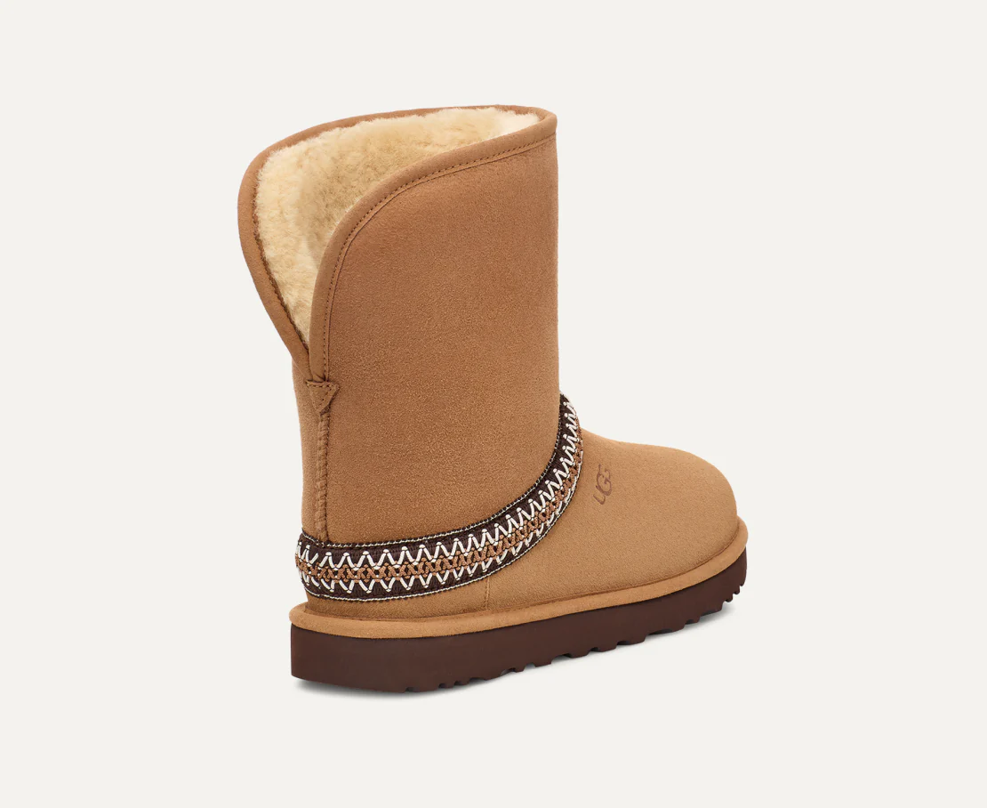 UGG™ Classic Short Crescent Chestnut - Image 5