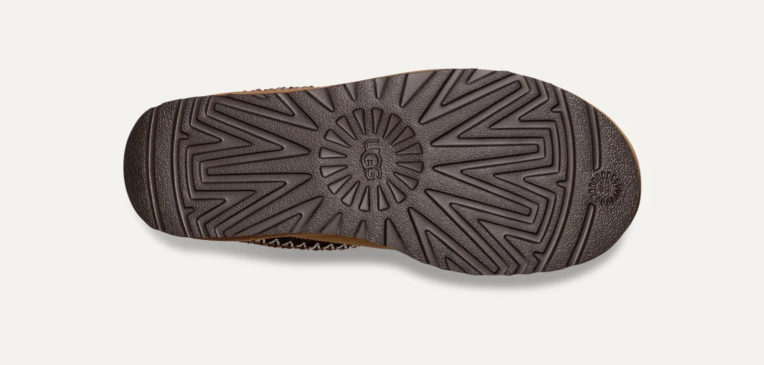 UGG™ Classic Short Crescent Chestnut - Image 7