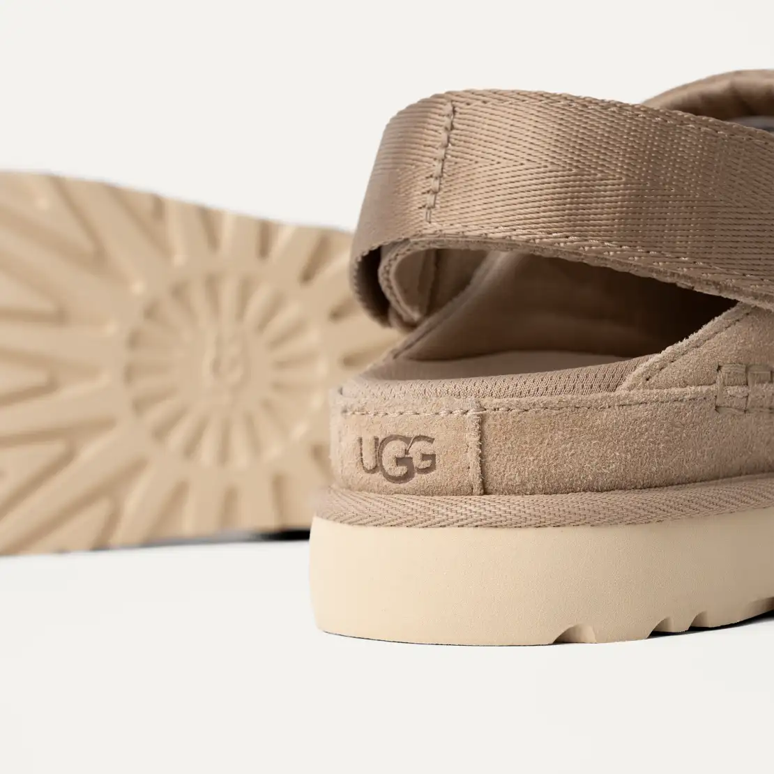 UGG™ Goldenstar Clog Sand Women's - Image 5