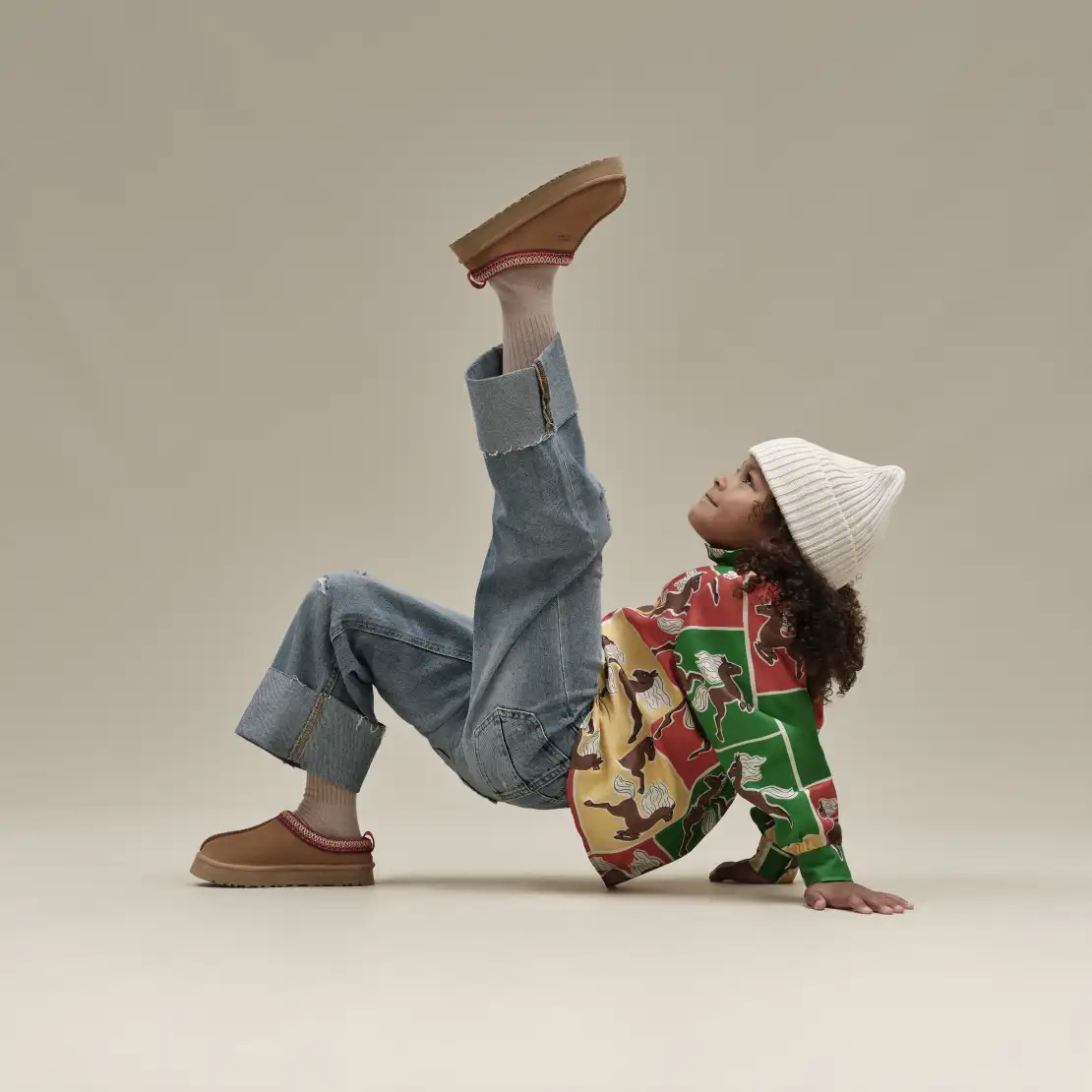UGG™ Tazz Slipper Chestnut Kids - Image 2