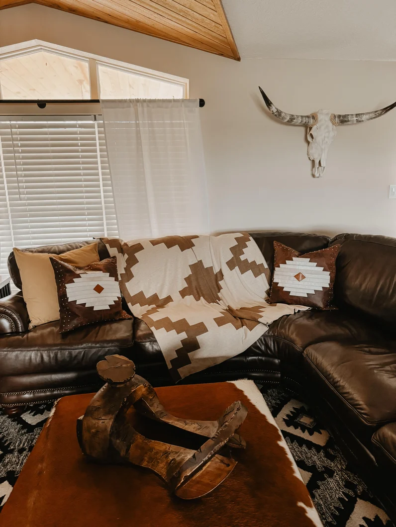 Western Grande Oversized Throw - Image 5