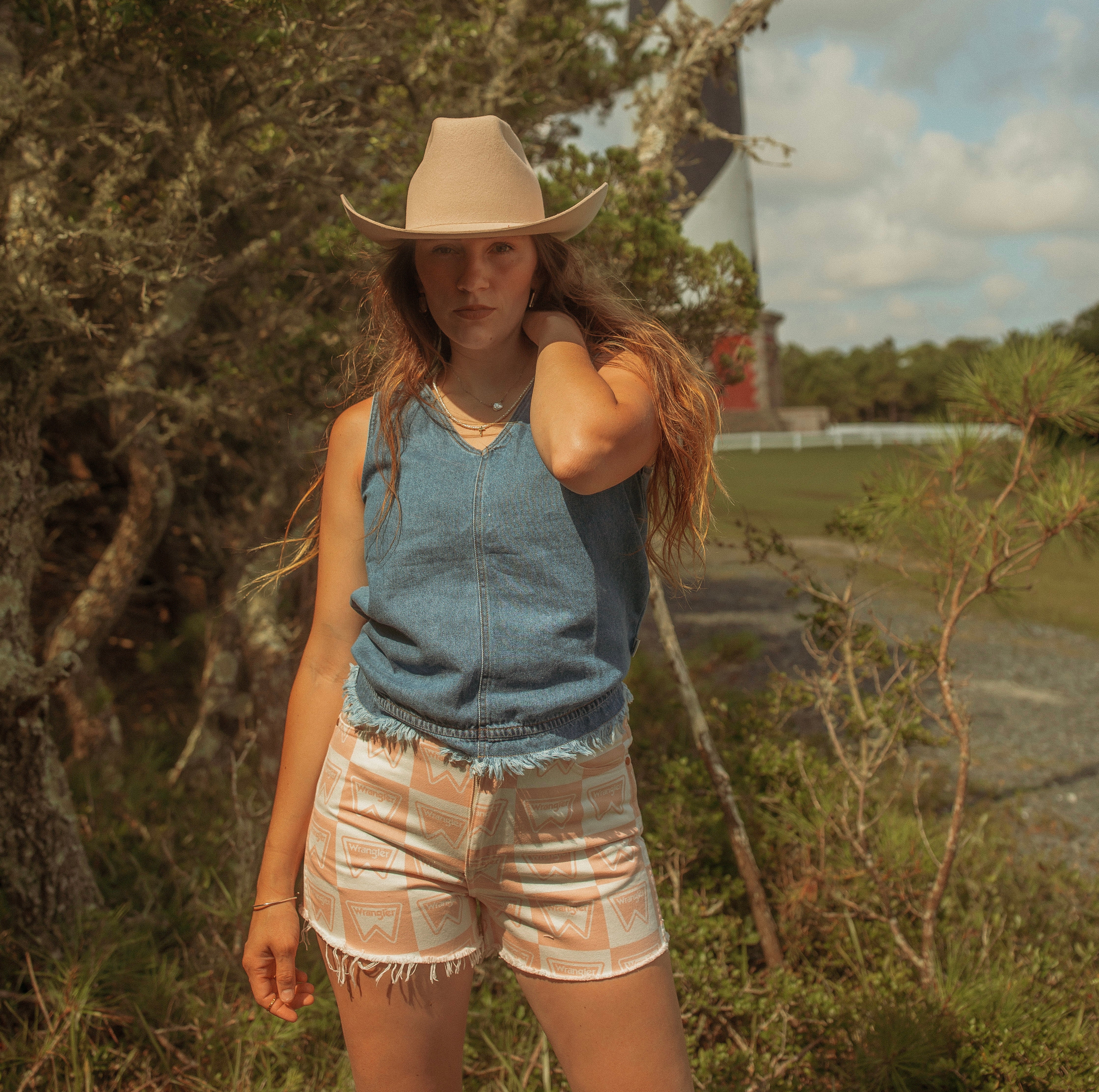 Final Sale ✨ Wrangler Aria Frayed Hem Tank - Image 2