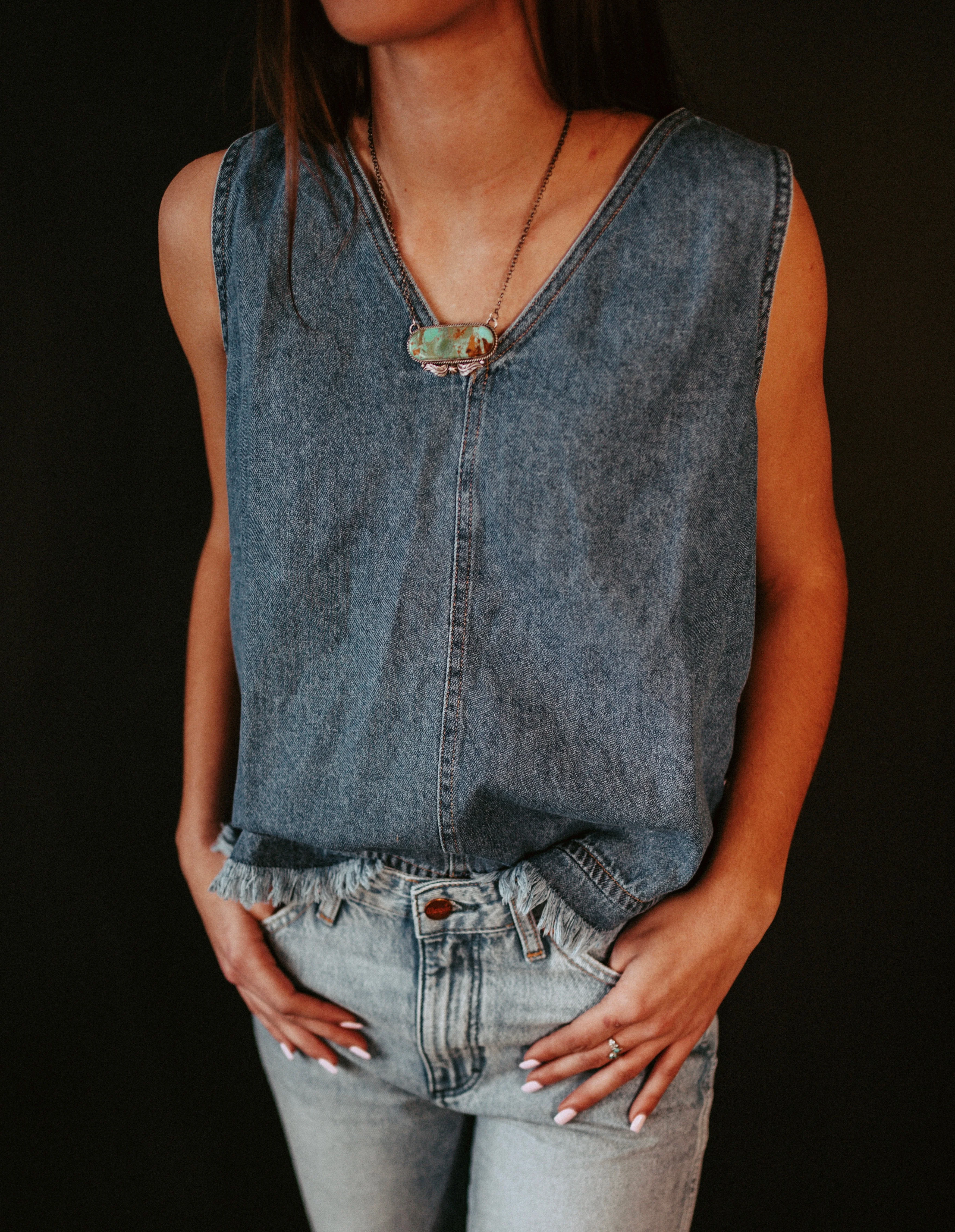 Final Sale ✨ Wrangler Aria Frayed Hem Tank - Image 3