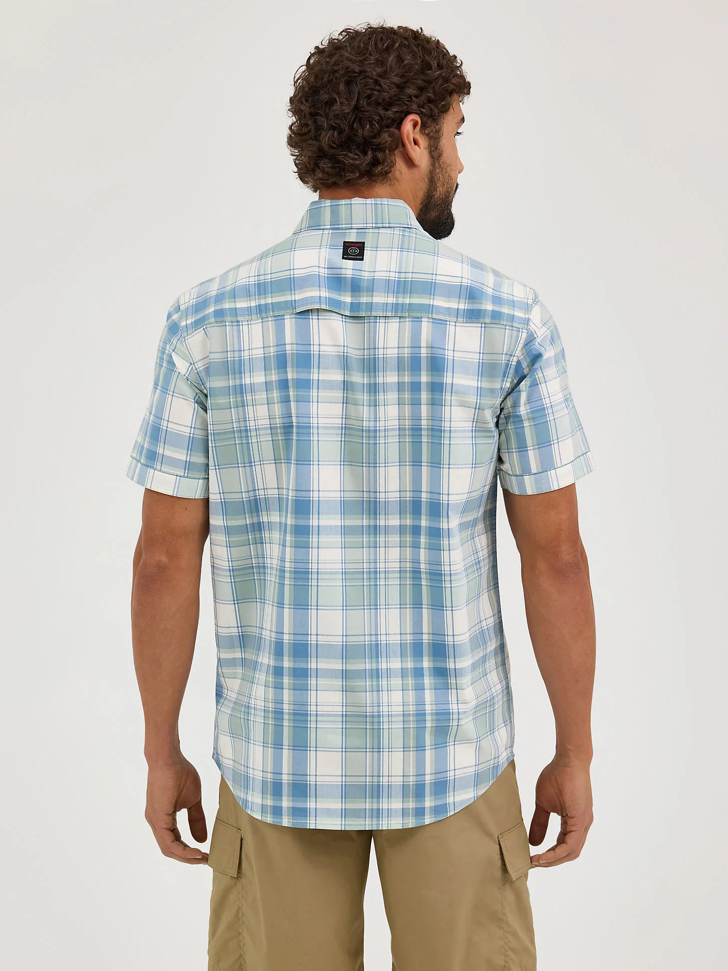 Wrangler ATG Men's Cedar Zip Pocket Plaid Shirt - Image 2