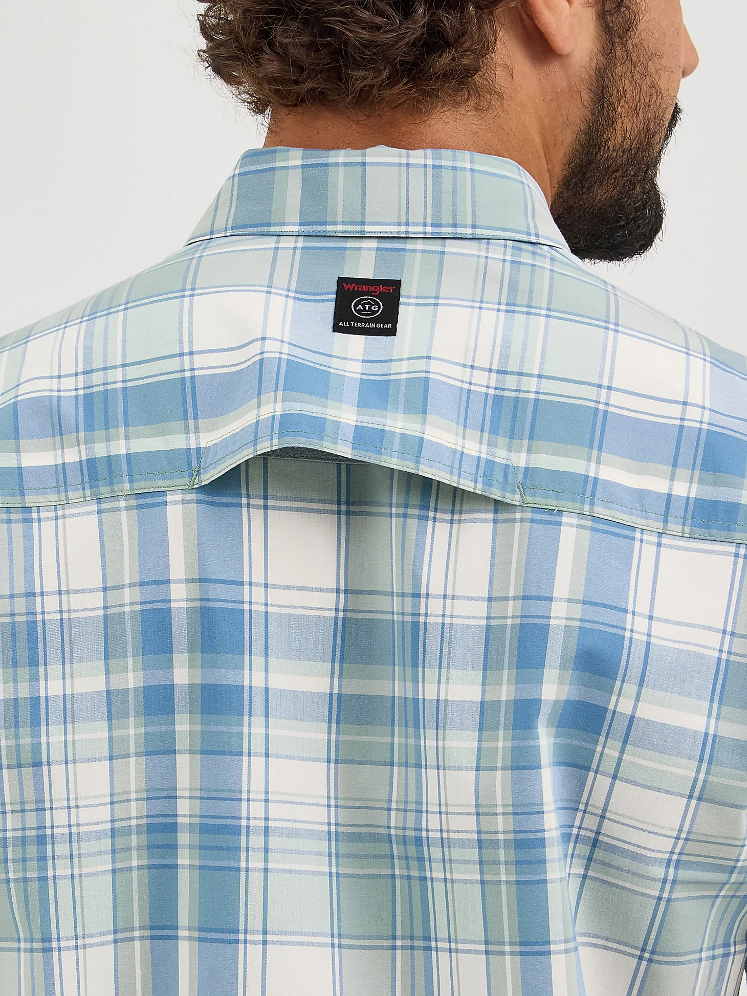 Wrangler ATG Men's Cedar Zip Pocket Plaid Shirt - Image 5