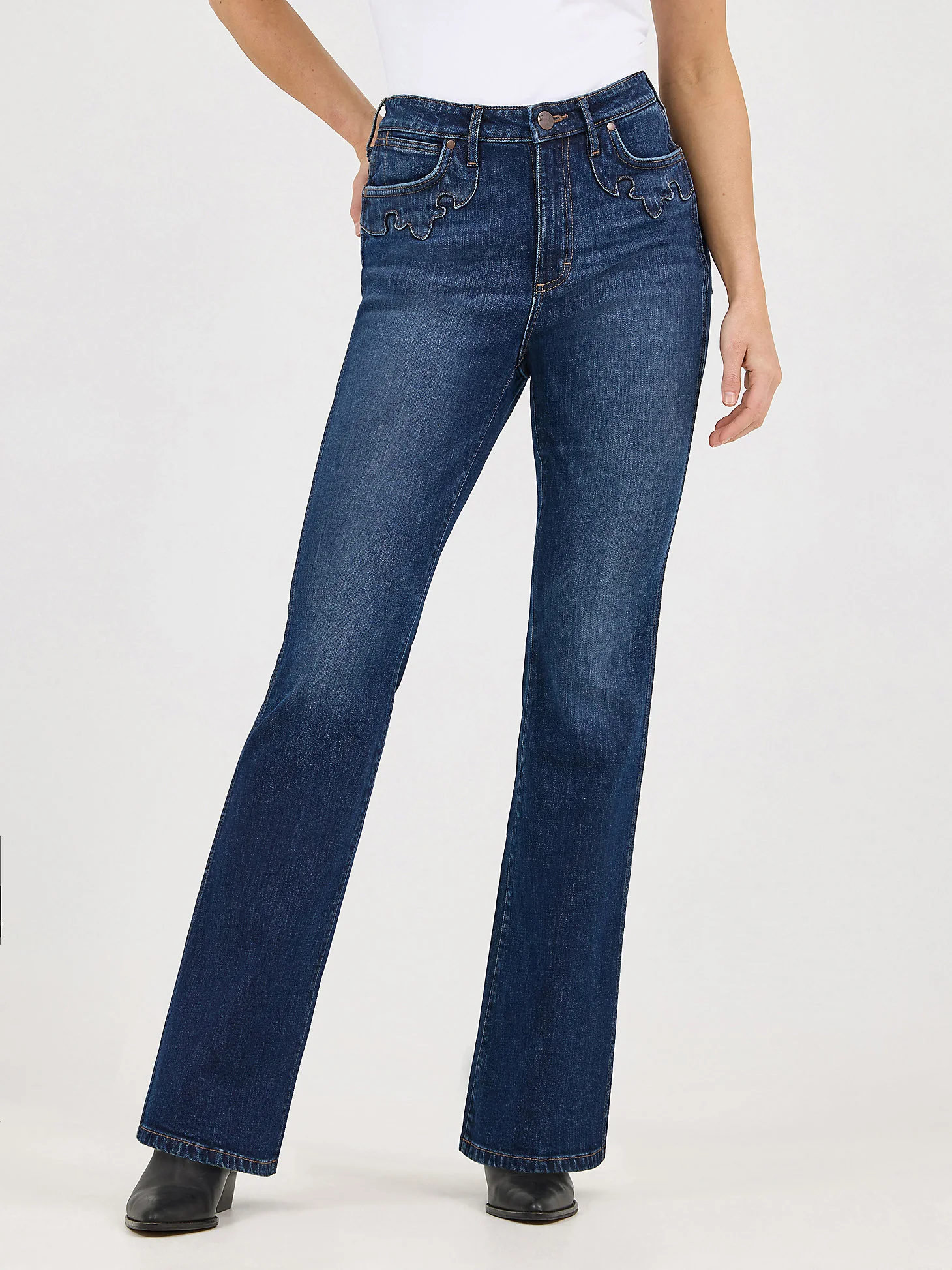 Wrangler Autumn Scroll Dark Bootcut - Image 4