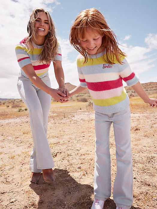 Final Sale ✨ Wrangler Pink patch Girl's Coastal Blue Flare jean - Image 3