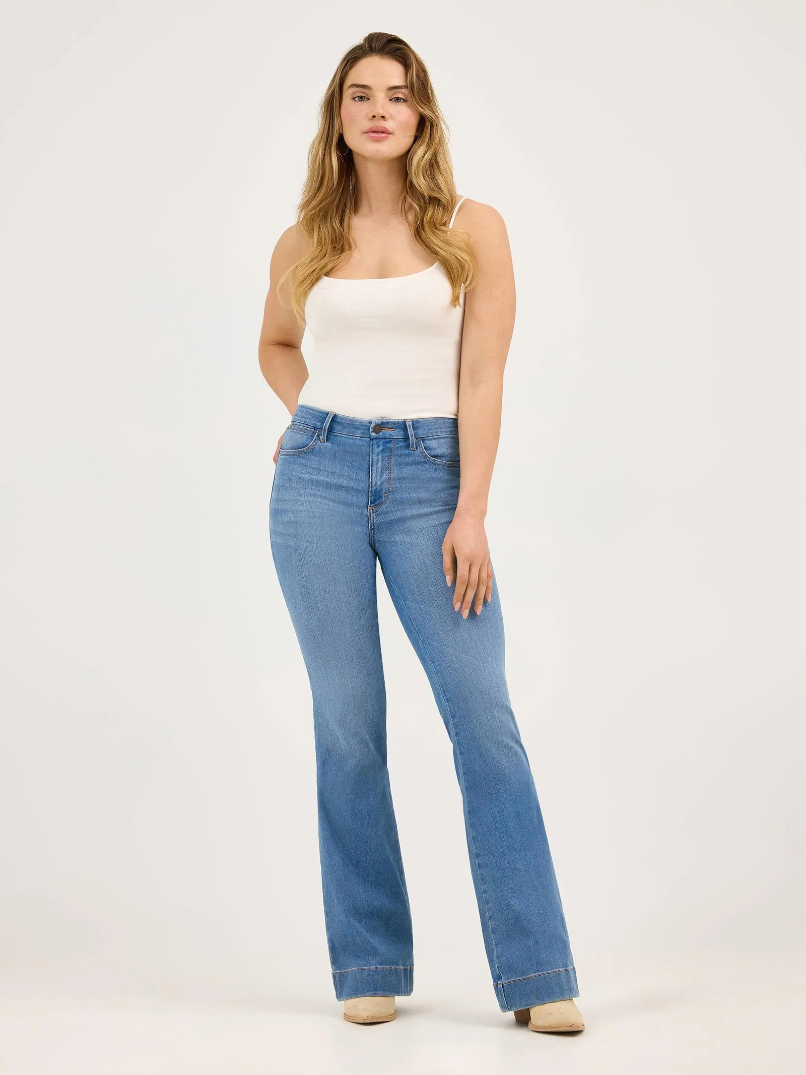 Wrangler Bespoke Beth Light Trouser - Image 2