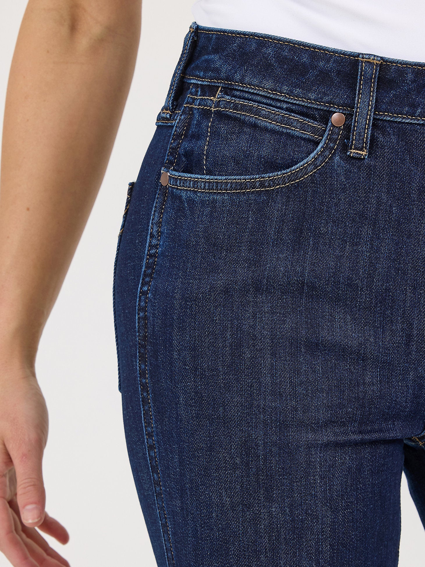 Wrangler Beth Deep Sapphire Trouser - Image 6