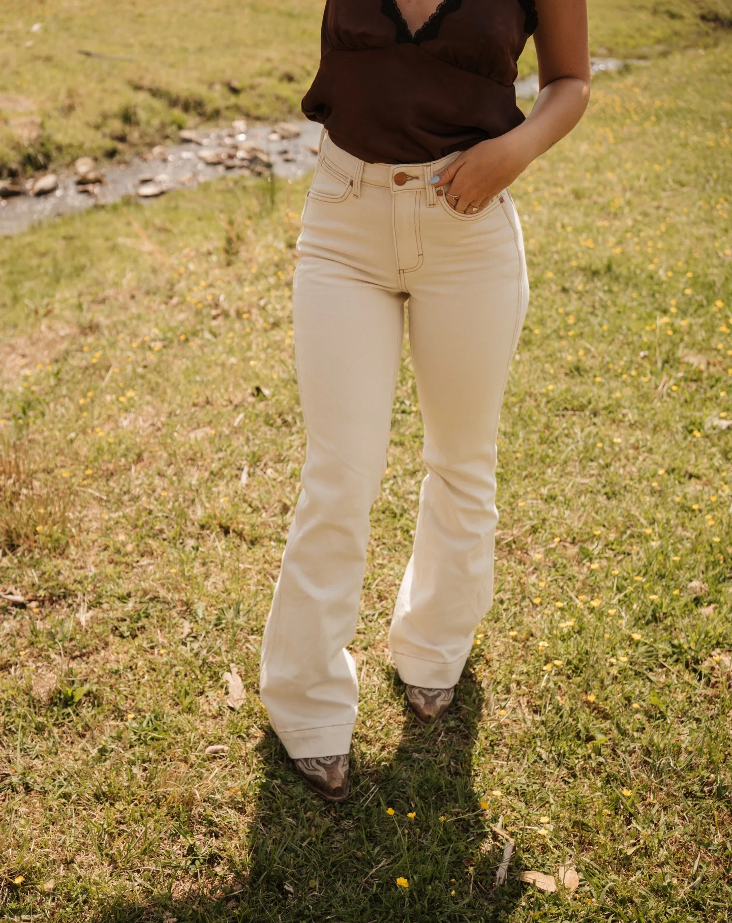 Wrangler Beth Vanilla Trouser - Image 3