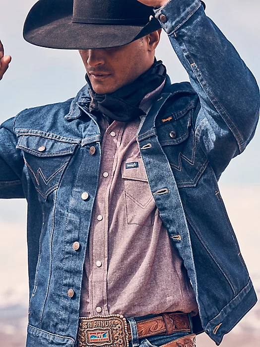 Final Sale ✨ Wrangler Cowboy Cut Chambray Snap Up - Image 2