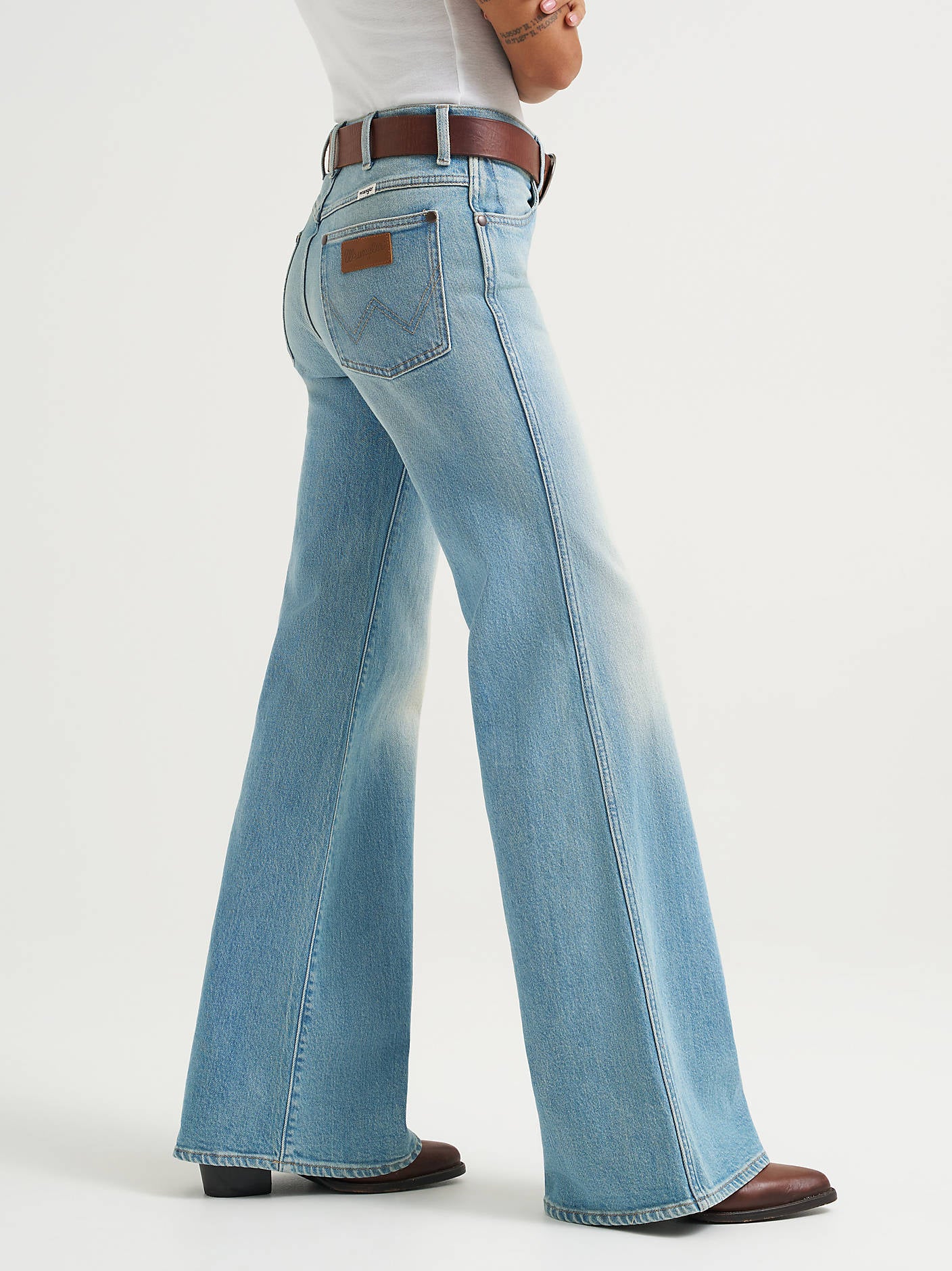 Wrangler Dallas Broken In Flare - Image 5
