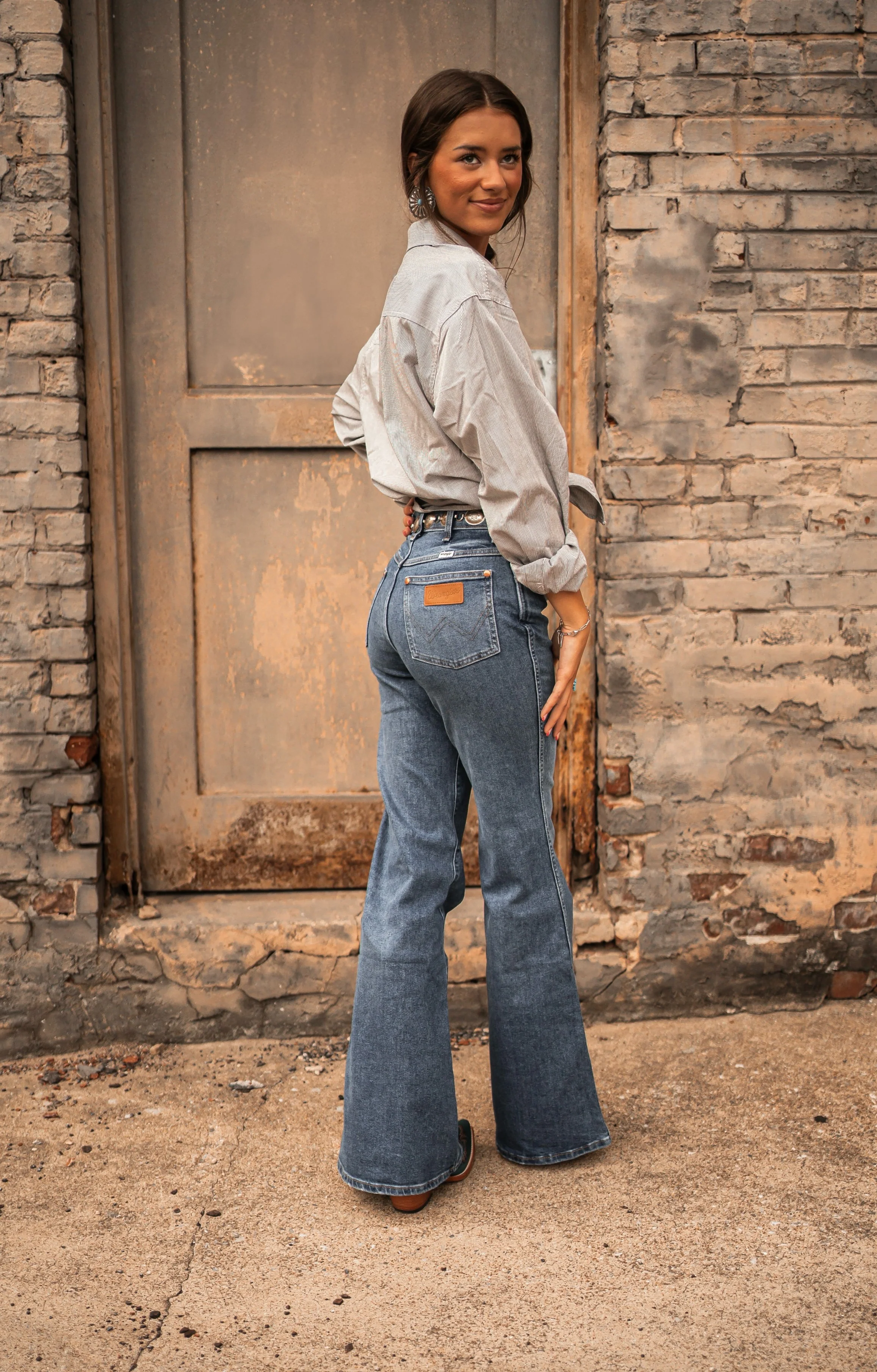 Final Sale ✨ Wrangler Dallas Original Flare - Image 2