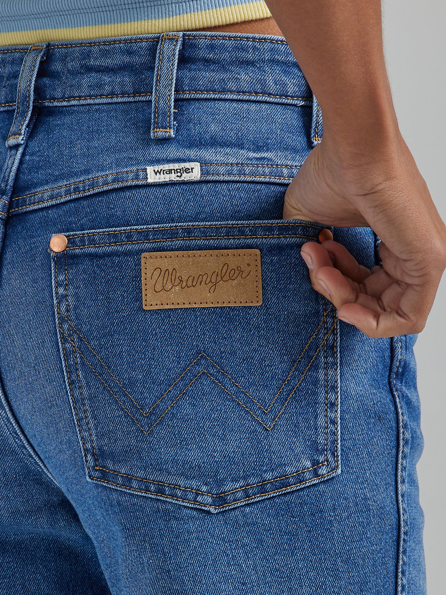 Final Sale ✨ Wrangler Dallas Original Flare - Image 4