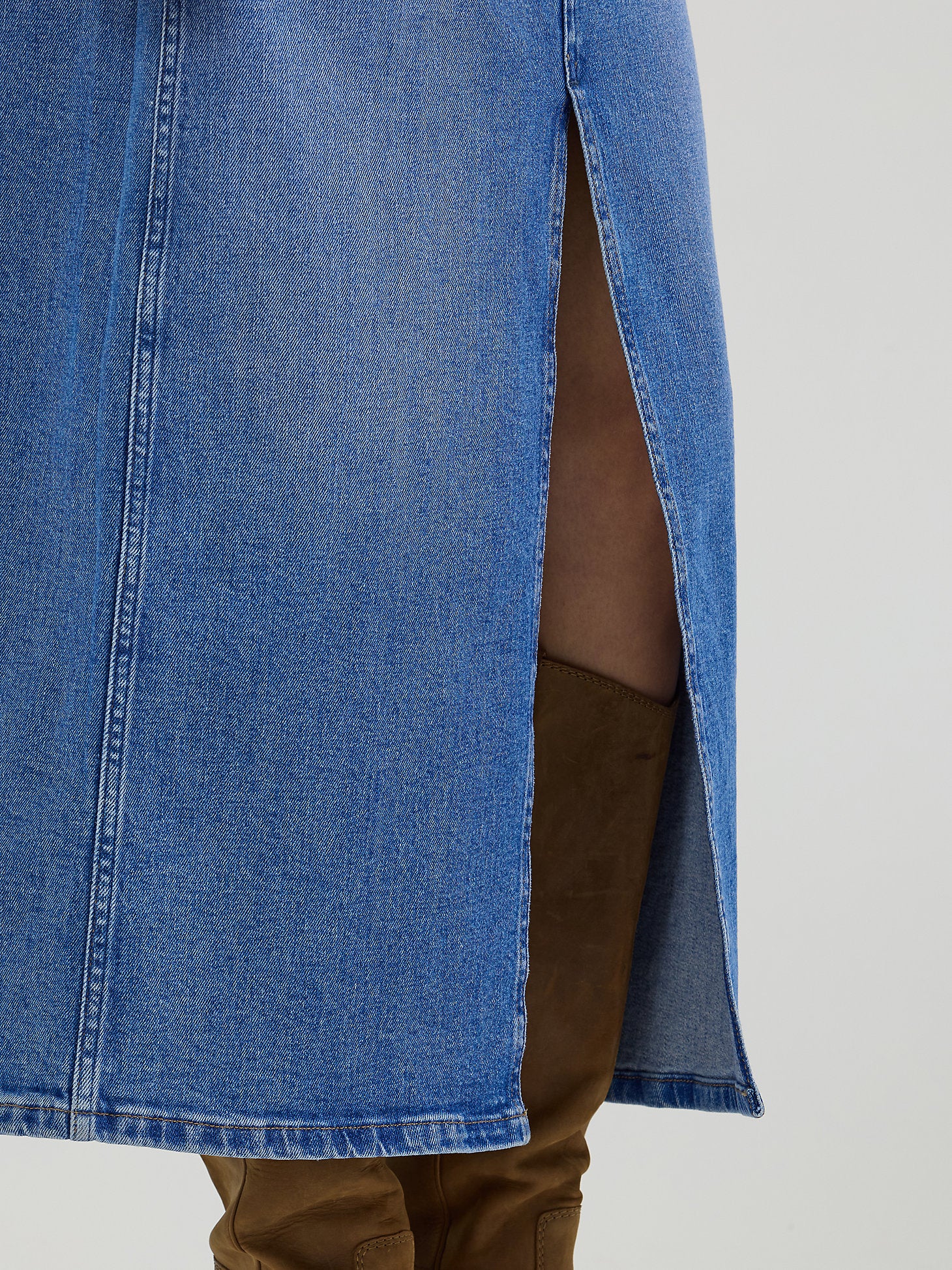 Final Sale ✨ Wrangler Denim Love Midi Skirt - Image 7