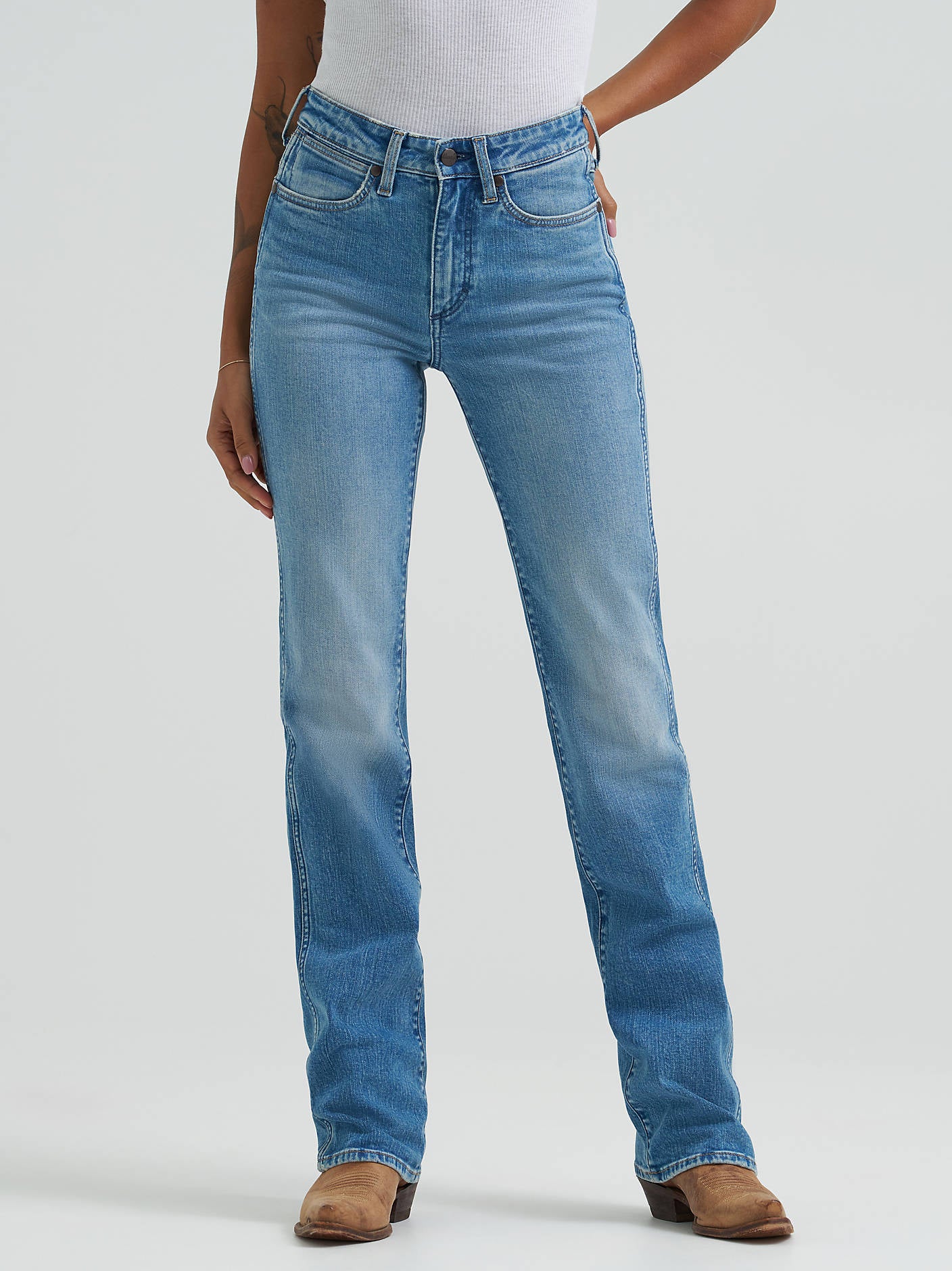 Wrangler Dusty Light Bootcut Jeans - Image 2