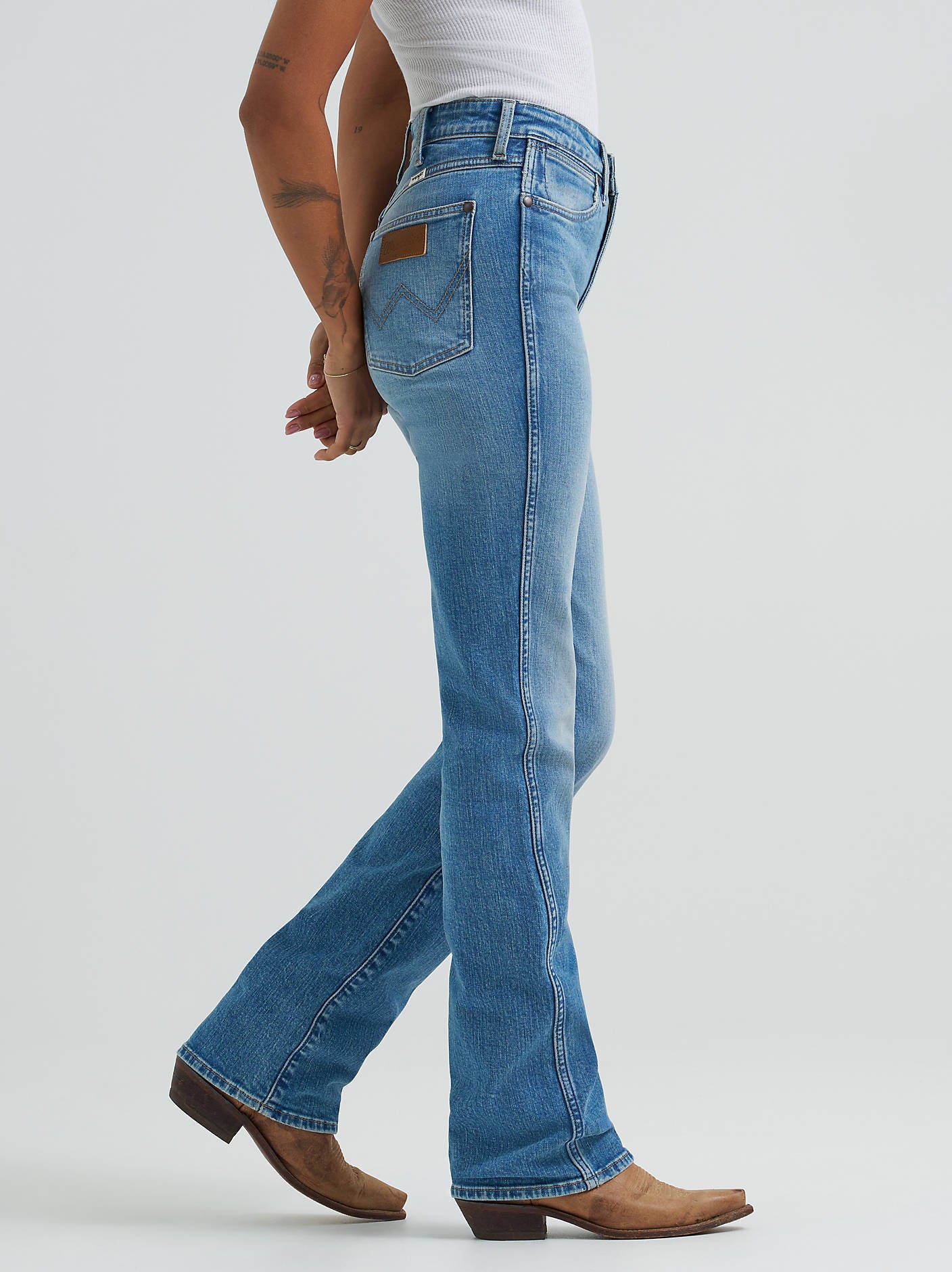 Wrangler Dusty Light Bootcut Jeans - Image 3