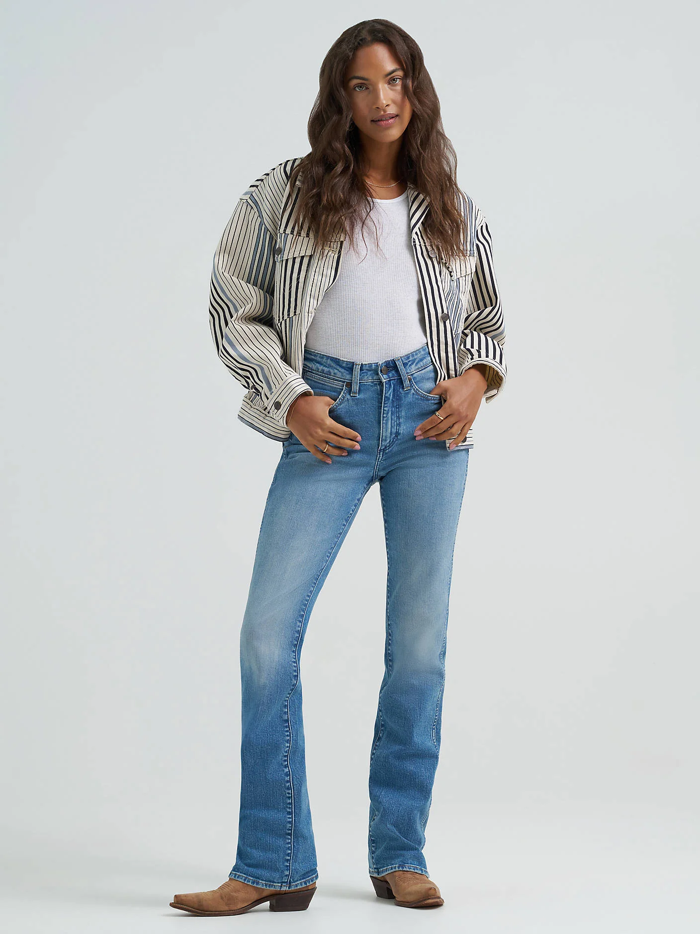 Wrangler Dusty Light Bootcut Jeans - Image 7