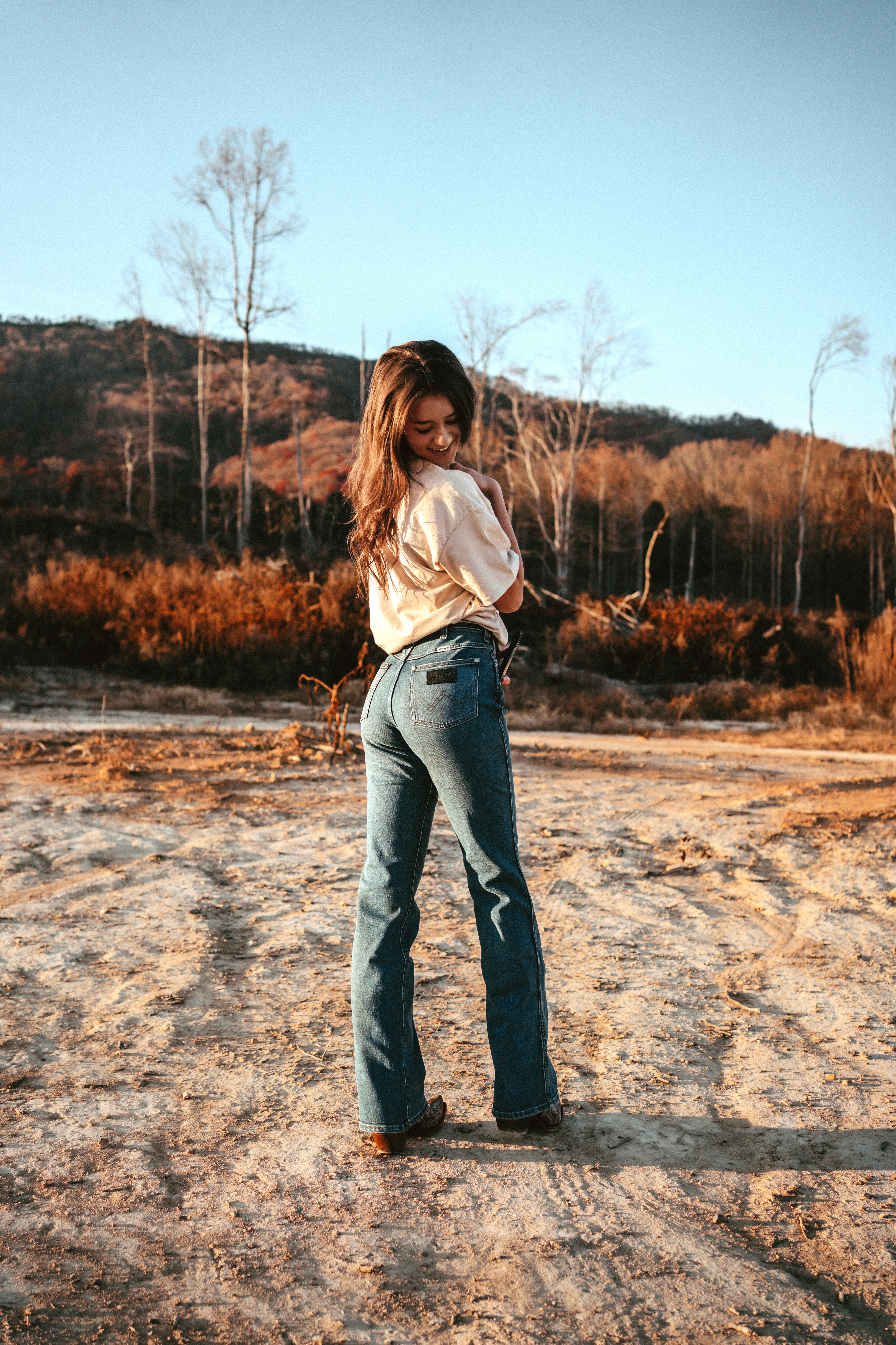 Final Sale ✨ Wrangler Dusty Steel Bootcut - Image 3