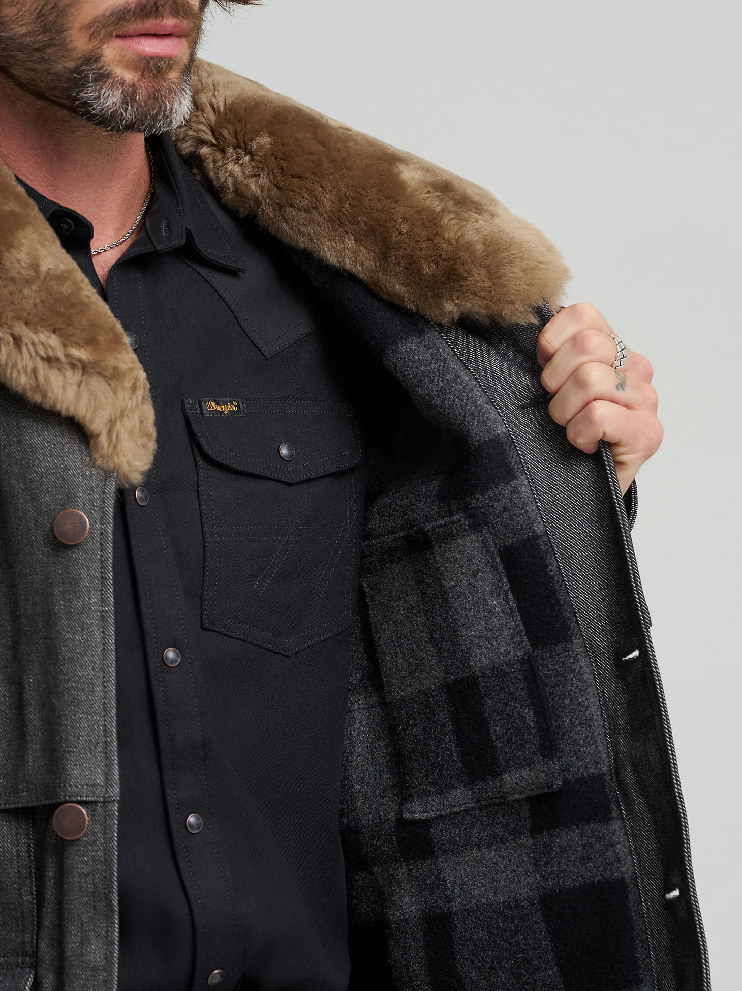 Wrangler Filson Packer Jacket Black - Image 6