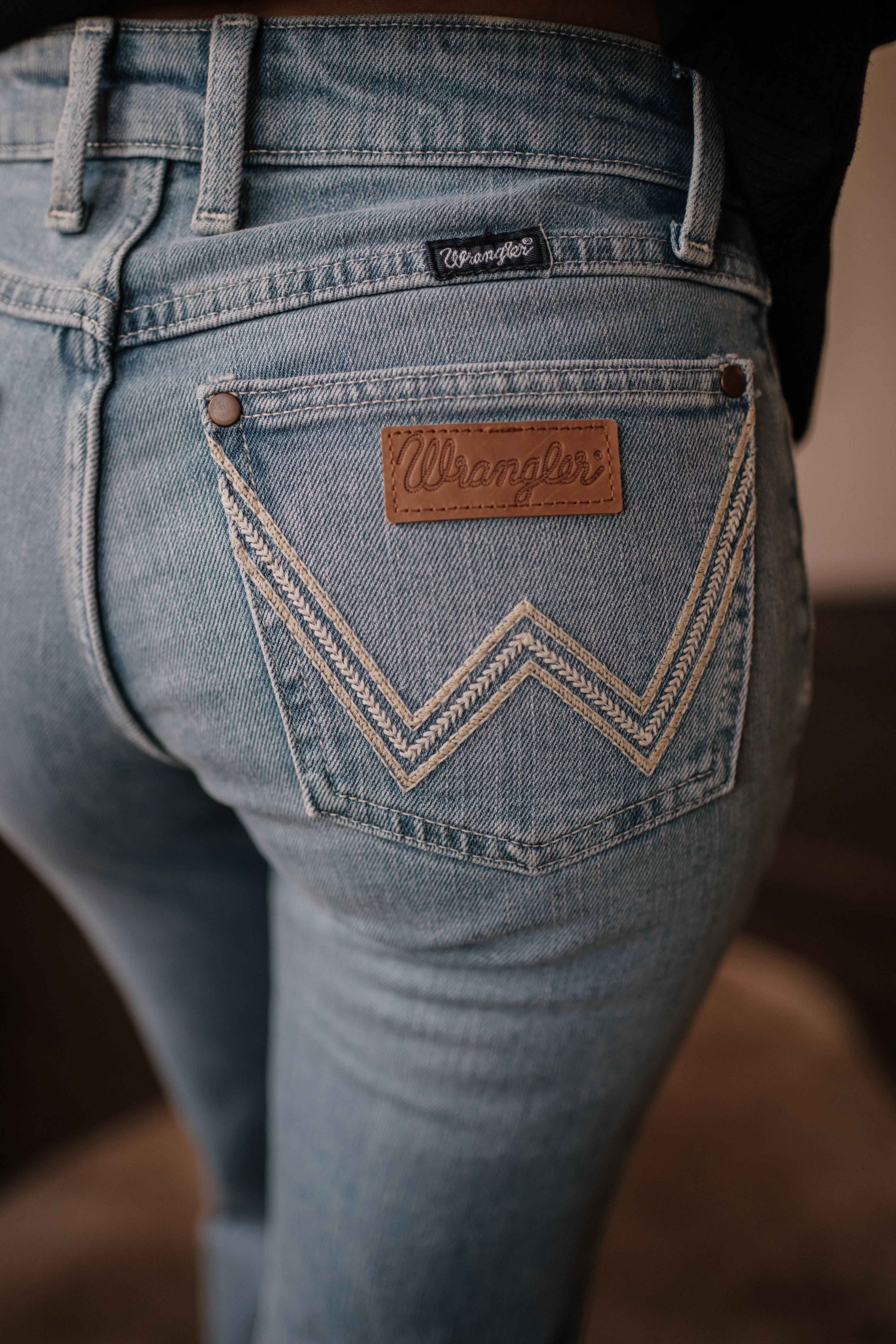 Wrangler Grace Lightwash Trouser - Image 4