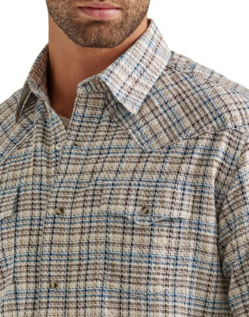 Final Sale ✨ Wrangler Greige Haze Plaid Snap Up - Image 2
