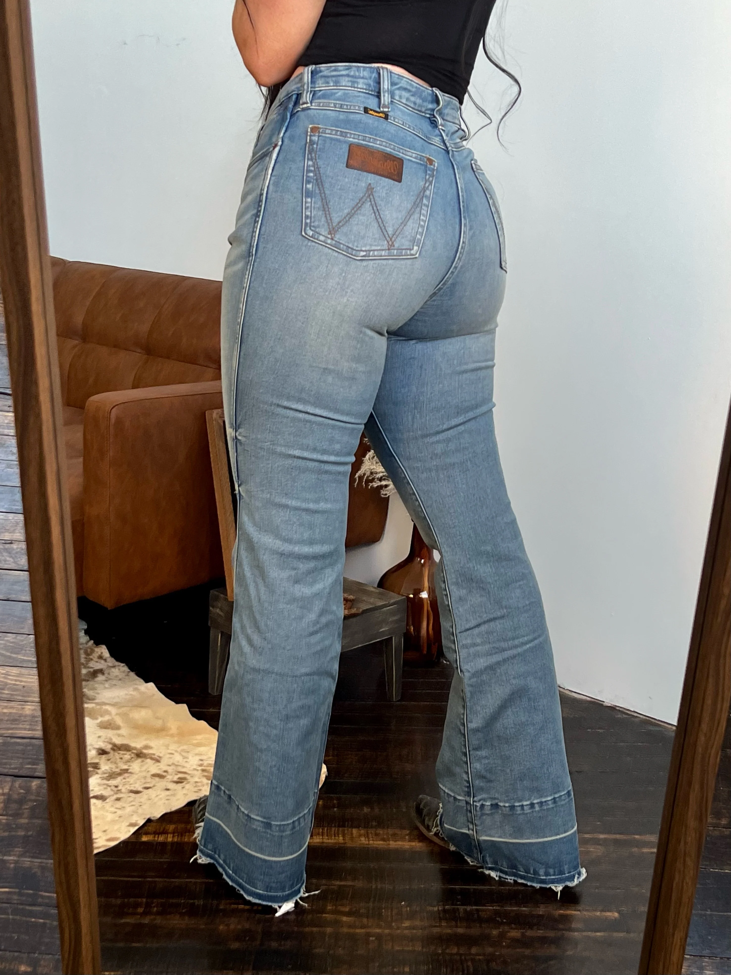 Final Sale ✨ Wrangler Harley Frayed Trousers - Image 2